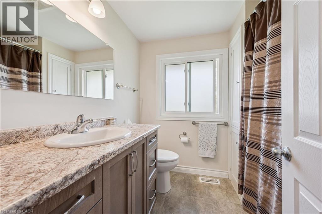 












39 CHARLOTTE Crescent

,
Kitchener,




Ontario
N2B2K2

