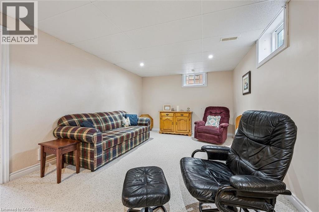 












39 CHARLOTTE Crescent

,
Kitchener,




Ontario
N2B2K2

