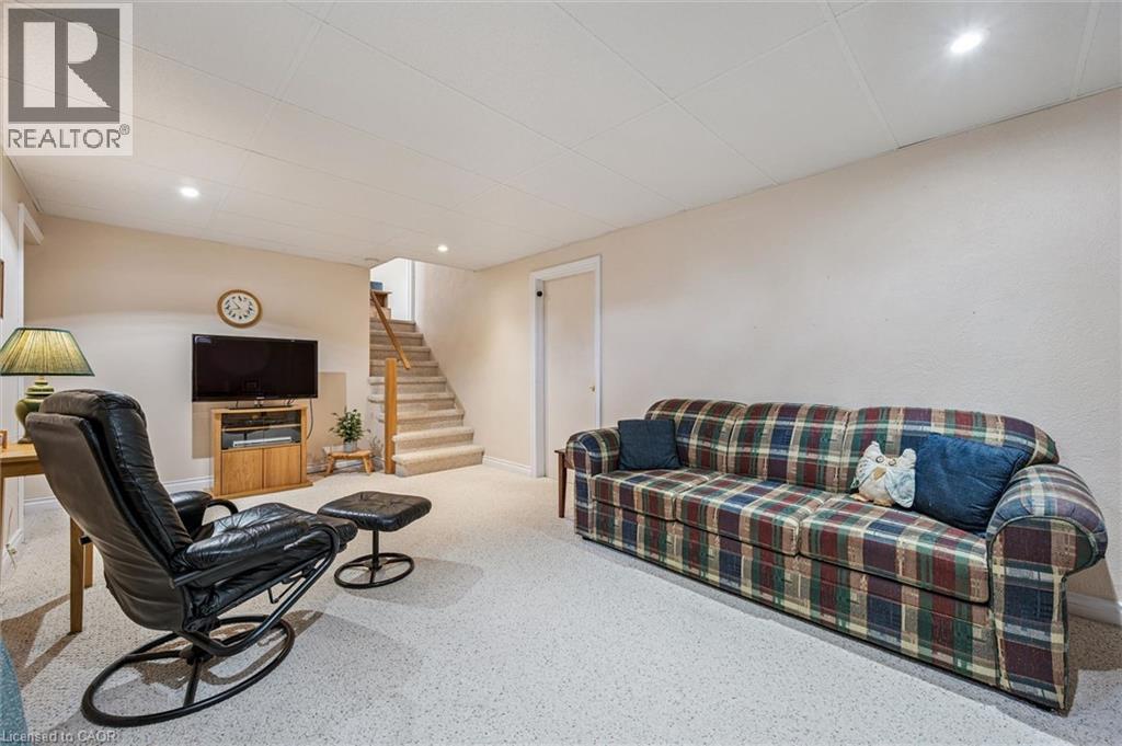 












39 CHARLOTTE Crescent

,
Kitchener,




Ontario
N2B2K2

