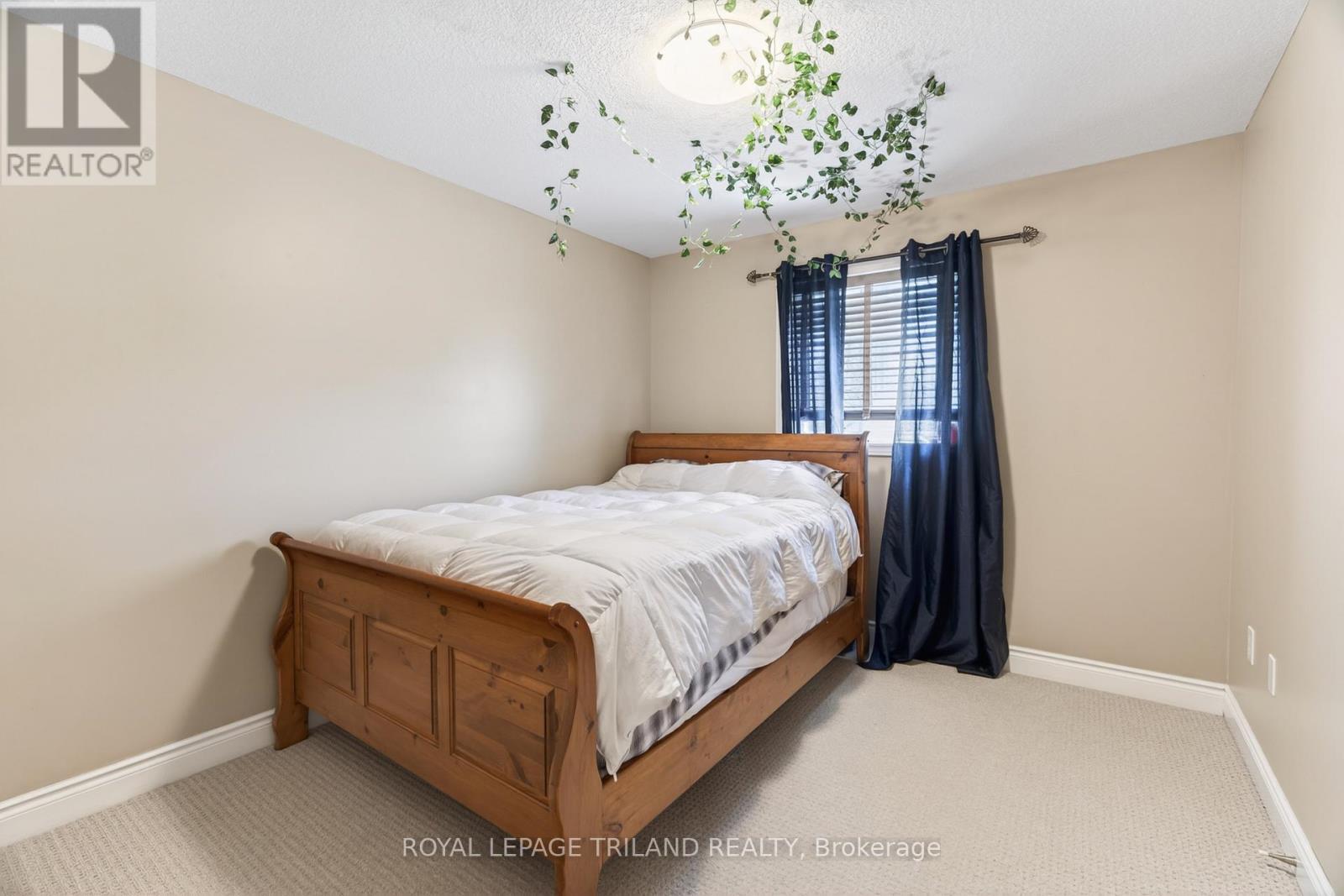 












40 FIELDSTONE CRESCENT

,
Middlesex Centre (Komoka),




Ontario
N0L1R0

