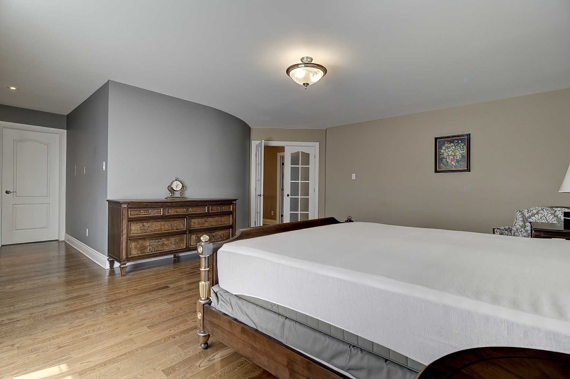 









8085


Rue de Lausanne

,
Brossard,




QC
J4Y0K3

