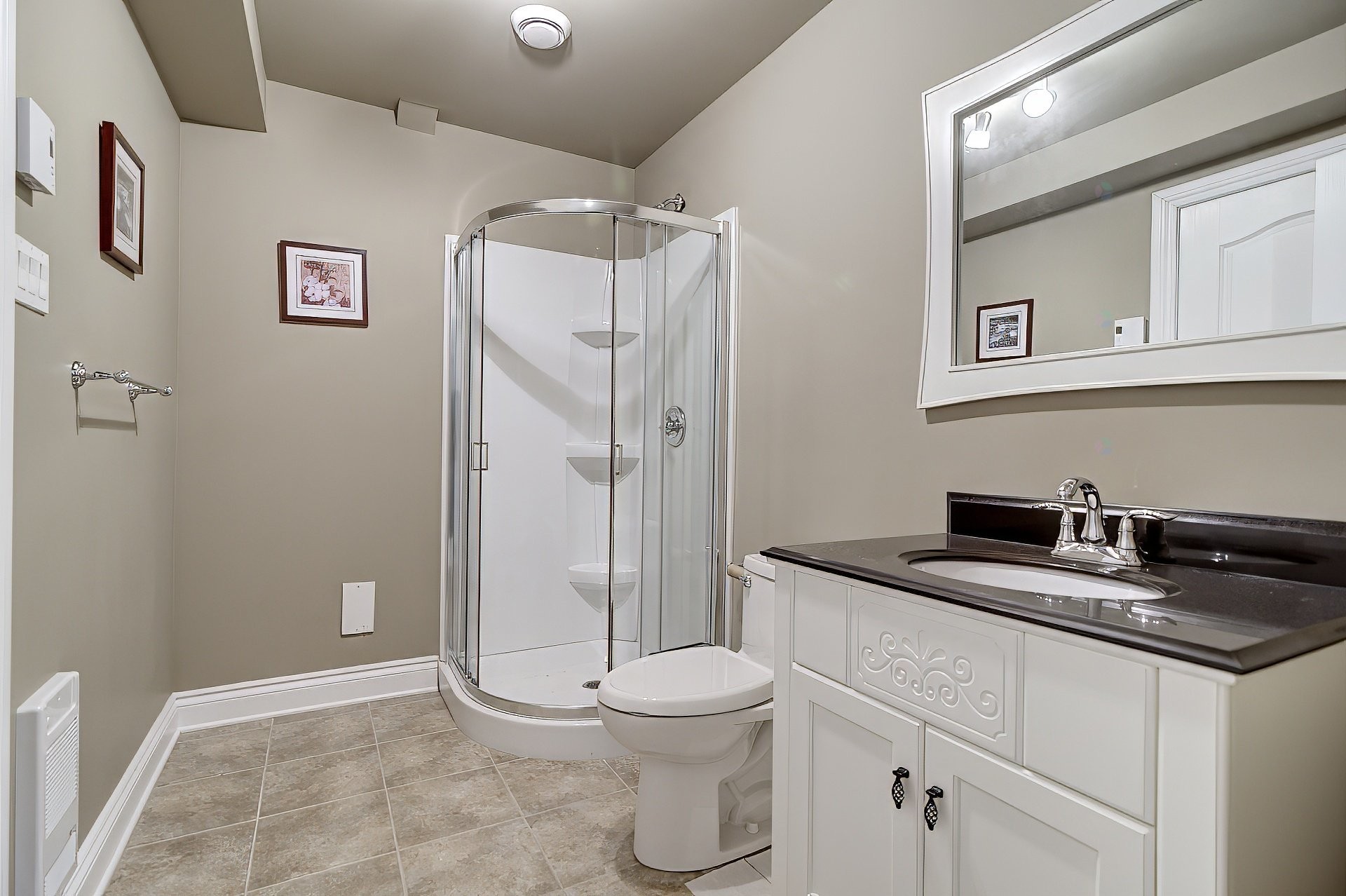 









8085


Rue de Lausanne

,
Brossard,




QC
J4Y0K3

