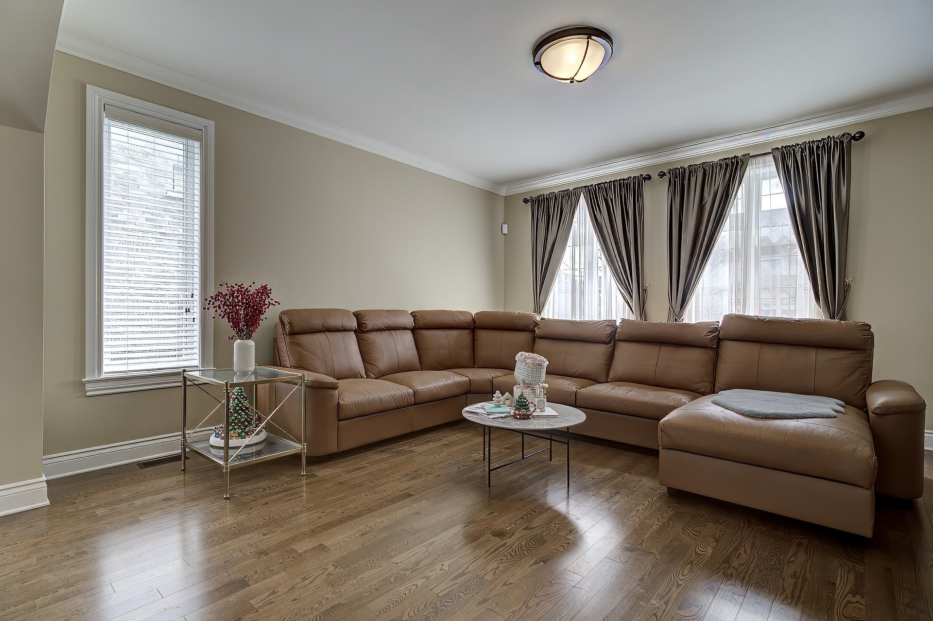 









8085


Rue de Lausanne

,
Brossard,




QC
J4Y0K3

