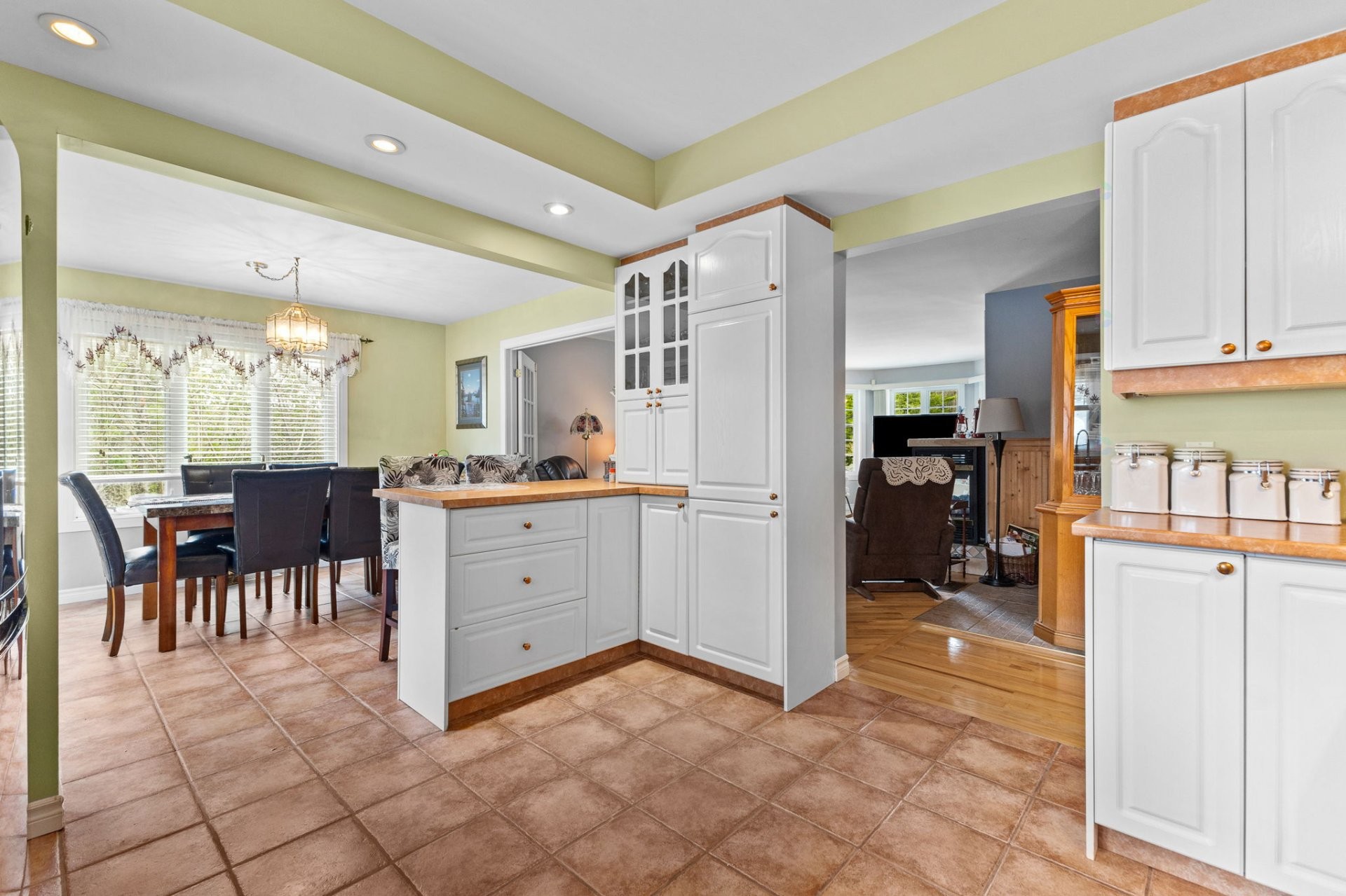 









2162


Mtée Paiement

,
Val-des-Monts,




QC
J8N7E1

