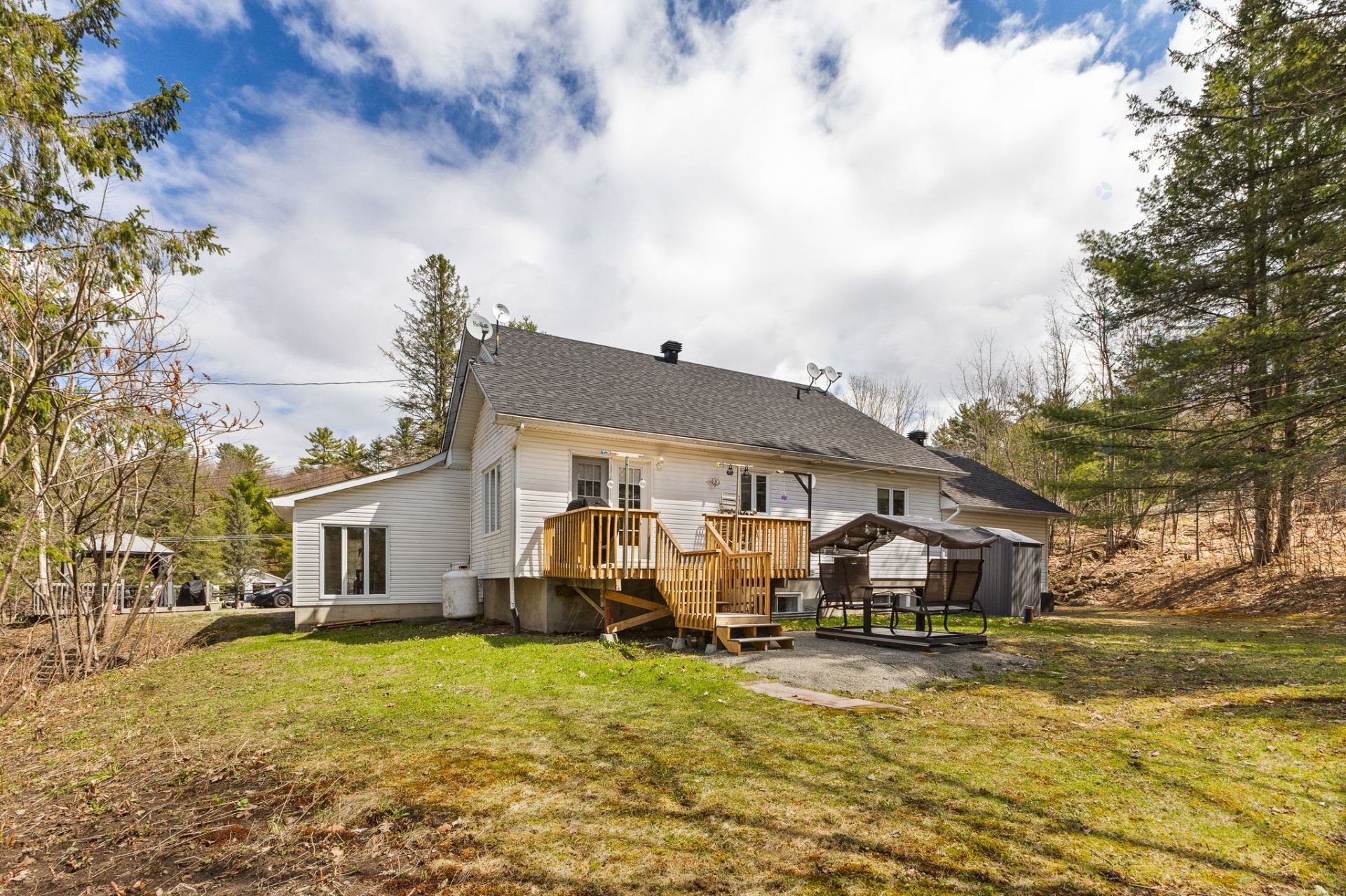 









2162


Mtée Paiement

,
Val-des-Monts,




QC
J8N7E1

