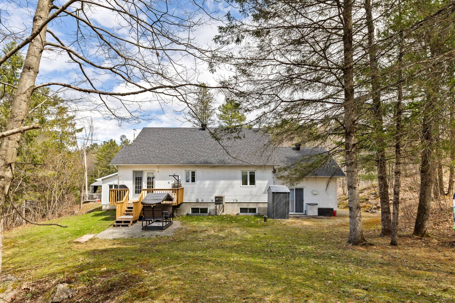 









2162


Mtée Paiement

,
Val-des-Monts,




QC
J8N7E1

