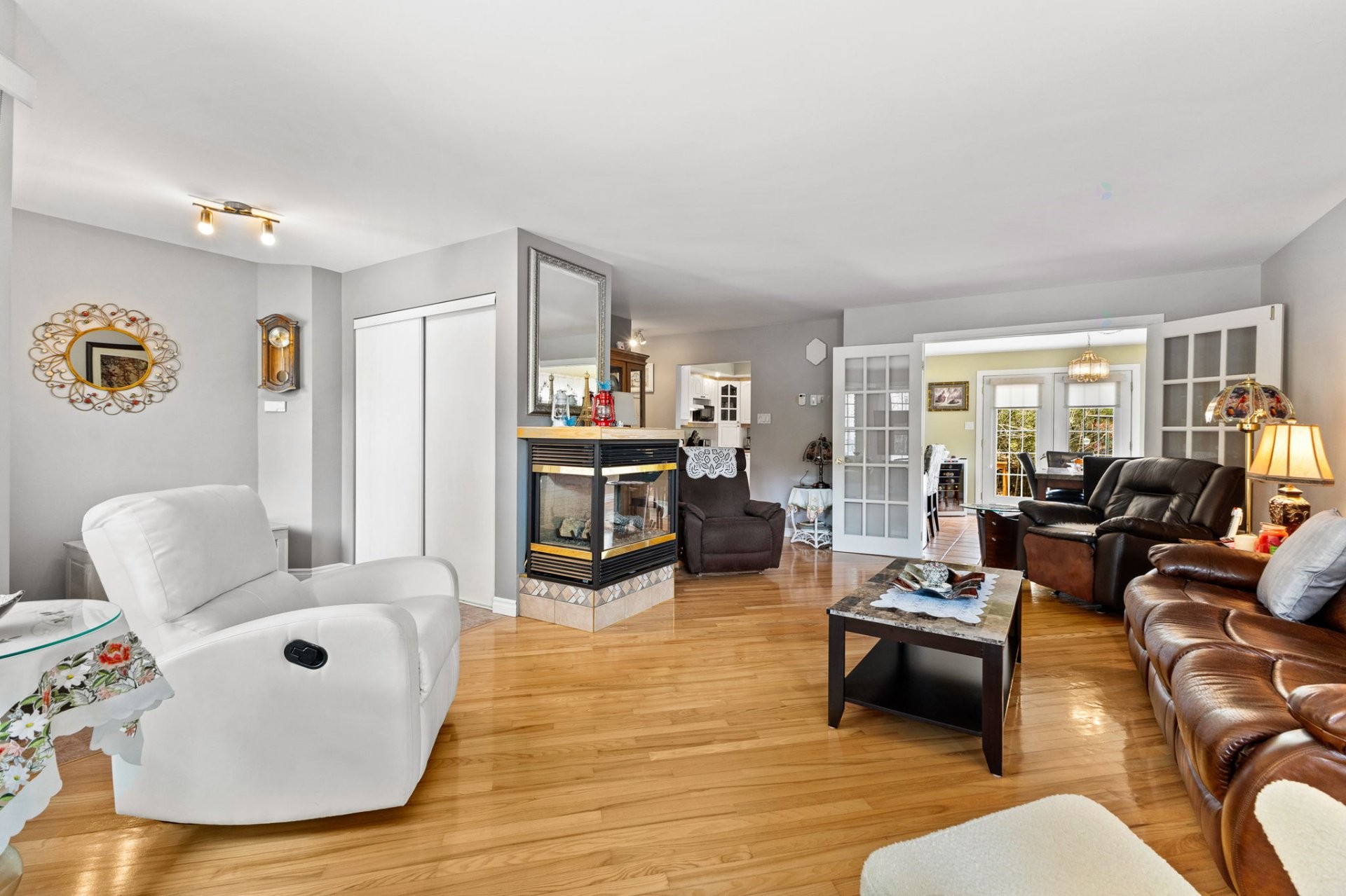 









2162


Mtée Paiement

,
Val-des-Monts,




QC
J8N7E1

