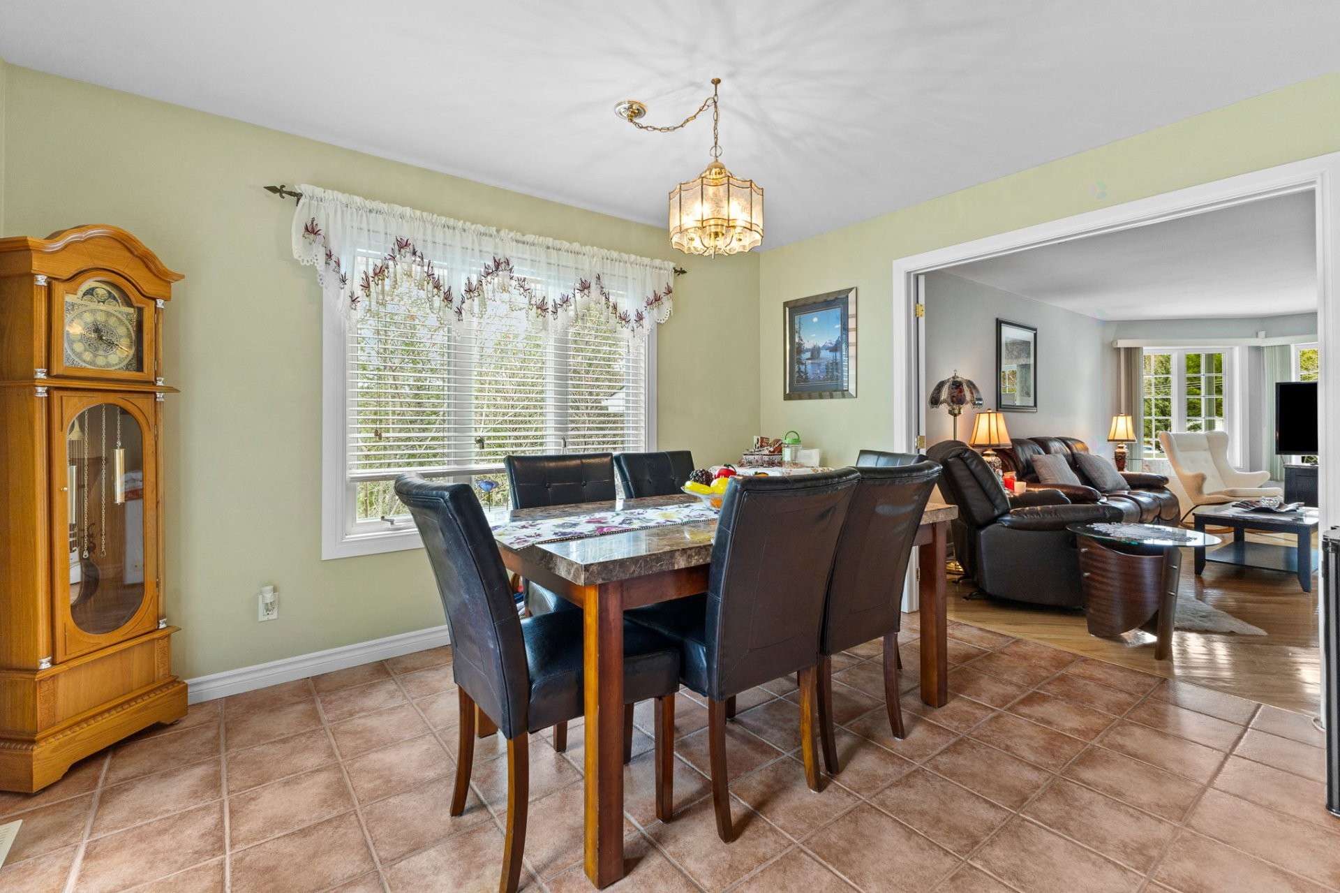 









2162


Mtée Paiement

,
Val-des-Monts,




QC
J8N7E1

