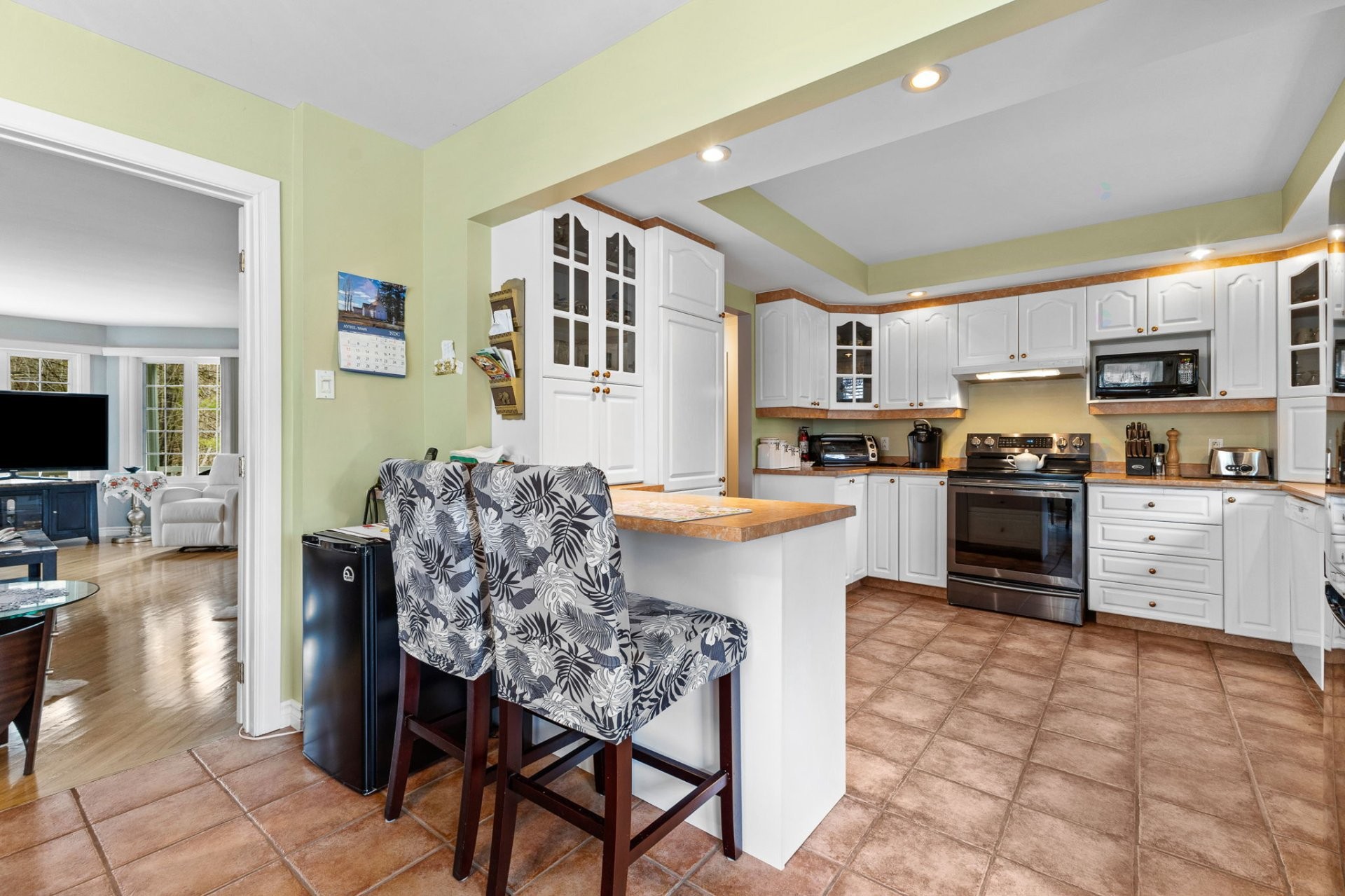 









2162


Mtée Paiement

,
Val-des-Monts,




QC
J8N7E1

