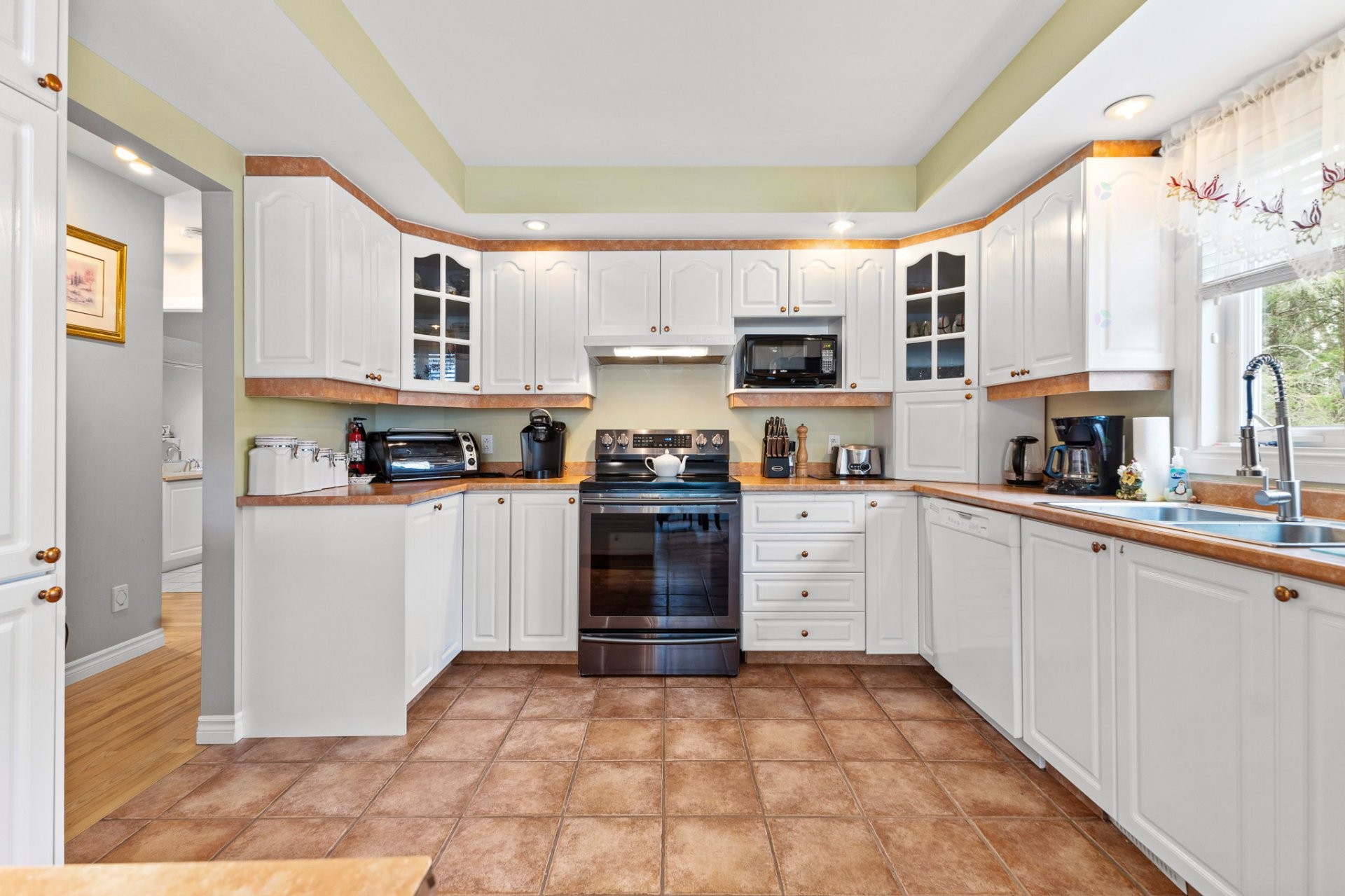 









2162


Mtée Paiement

,
Val-des-Monts,




QC
J8N7E1


