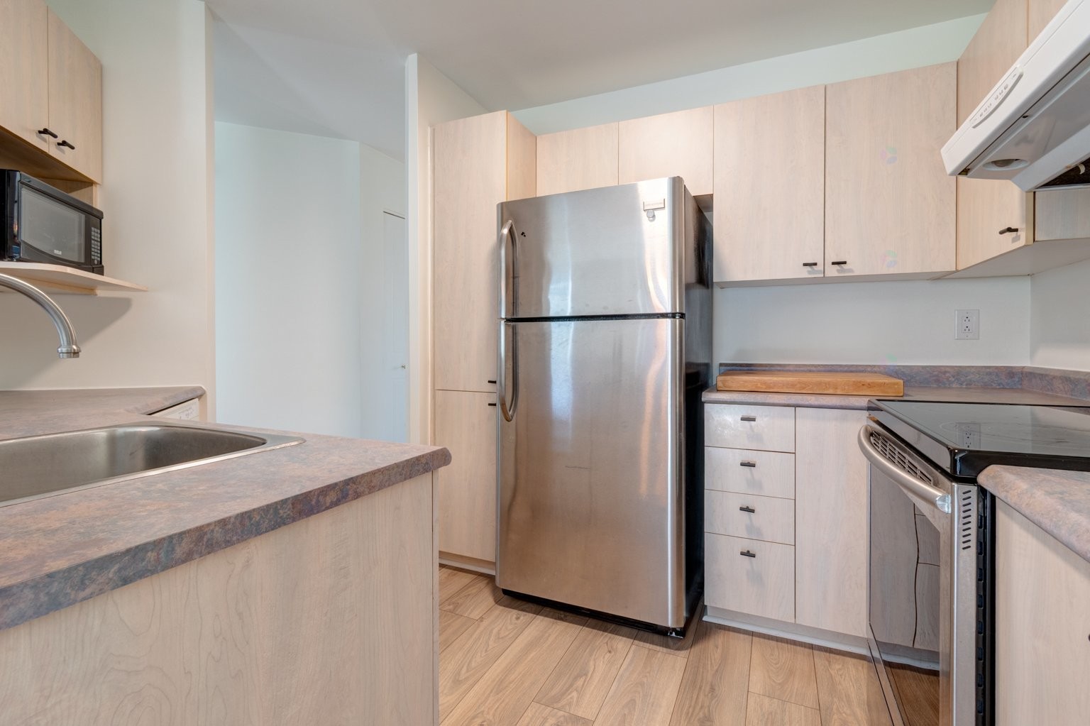 









374


Rue de Dijon

,
Boucherville,




QC
J4B8G1

