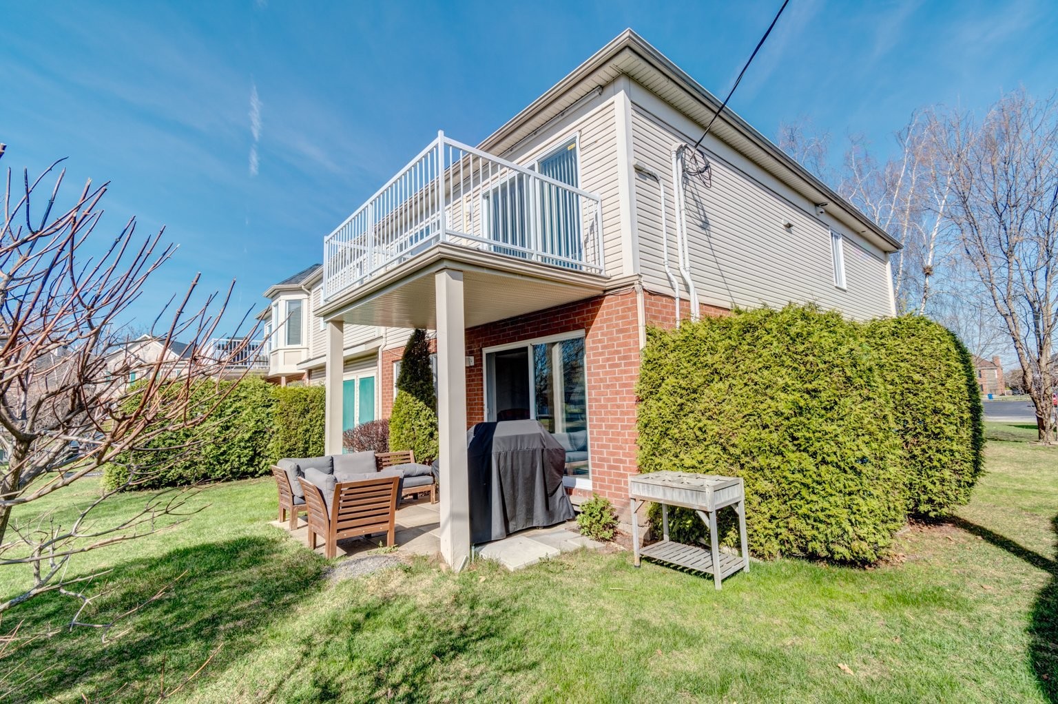 









374


Rue de Dijon

,
Boucherville,




QC
J4B8G1

