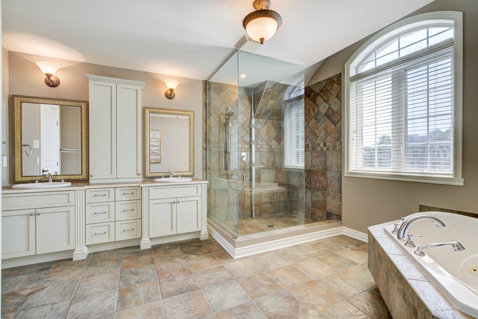 









53


Rue de Chaumont

,
Blainville,




QC
J7B6B4

