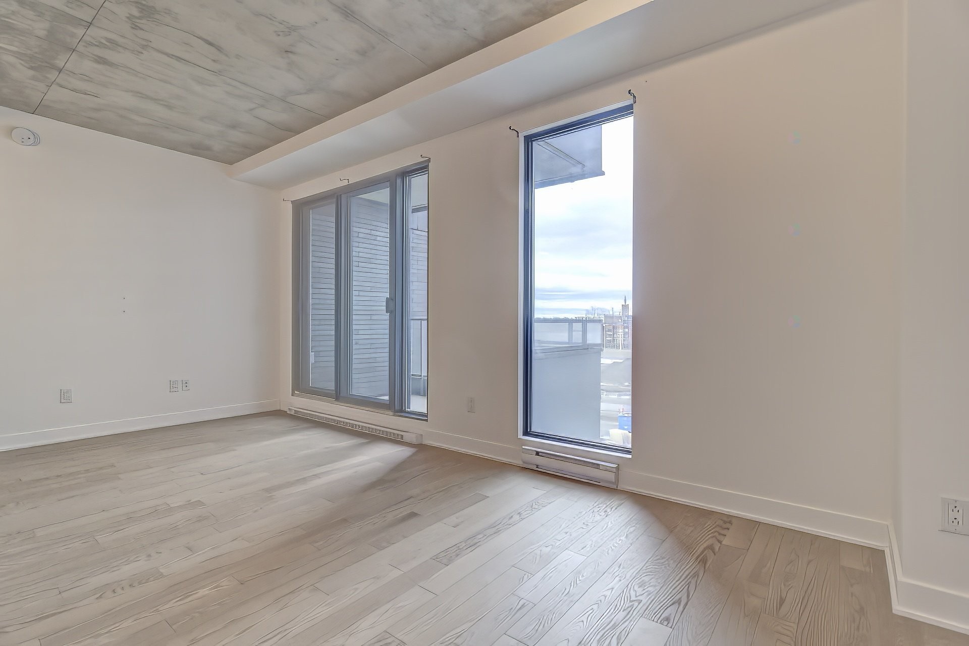 









1150


Boul. René-Lévesque E.

, 523,
Montréal (Ville-Marie),




QC
H2L0J6

