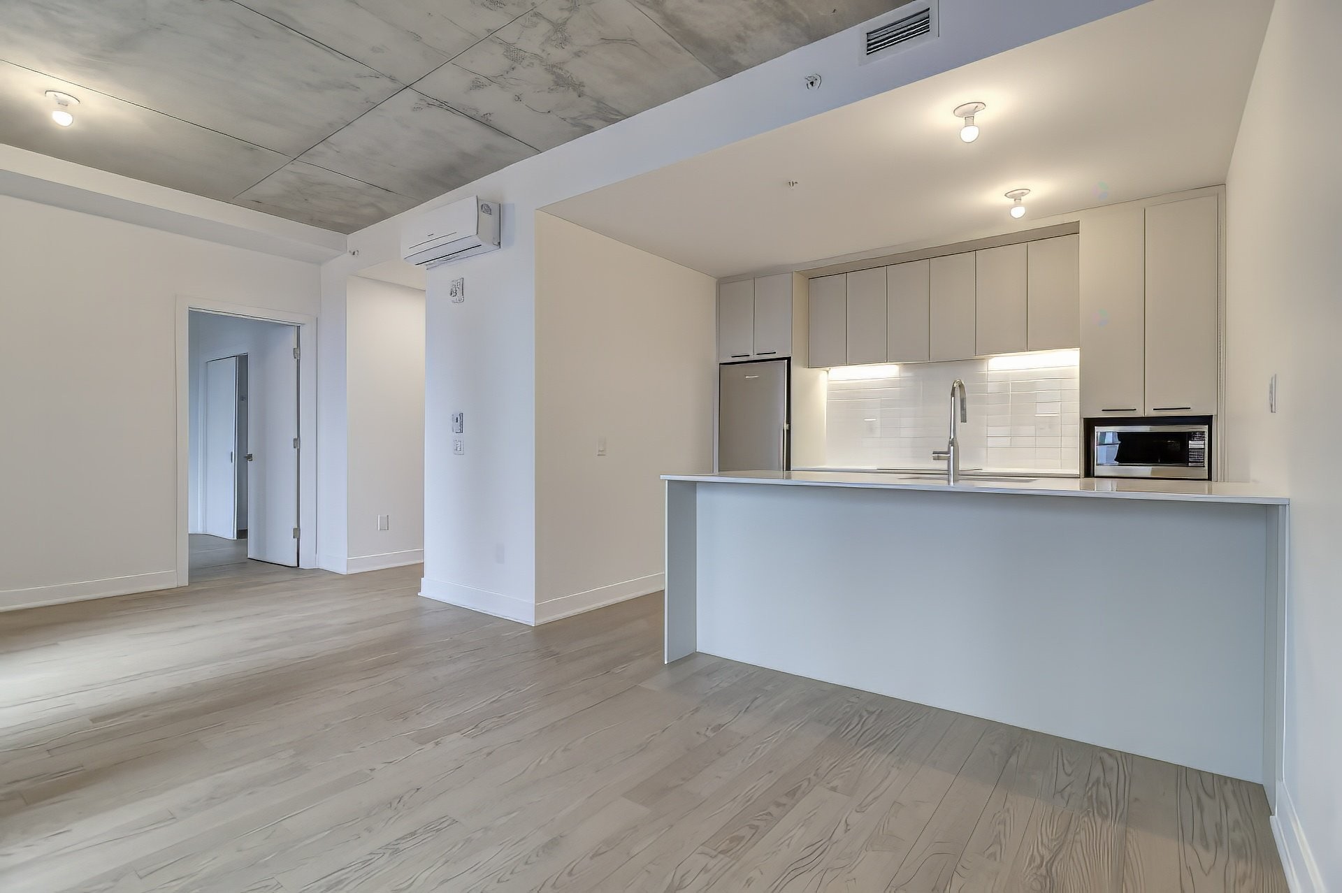 









1150


Boul. René-Lévesque E.

, 523,
Montréal (Ville-Marie),




QC
H2L0J6

