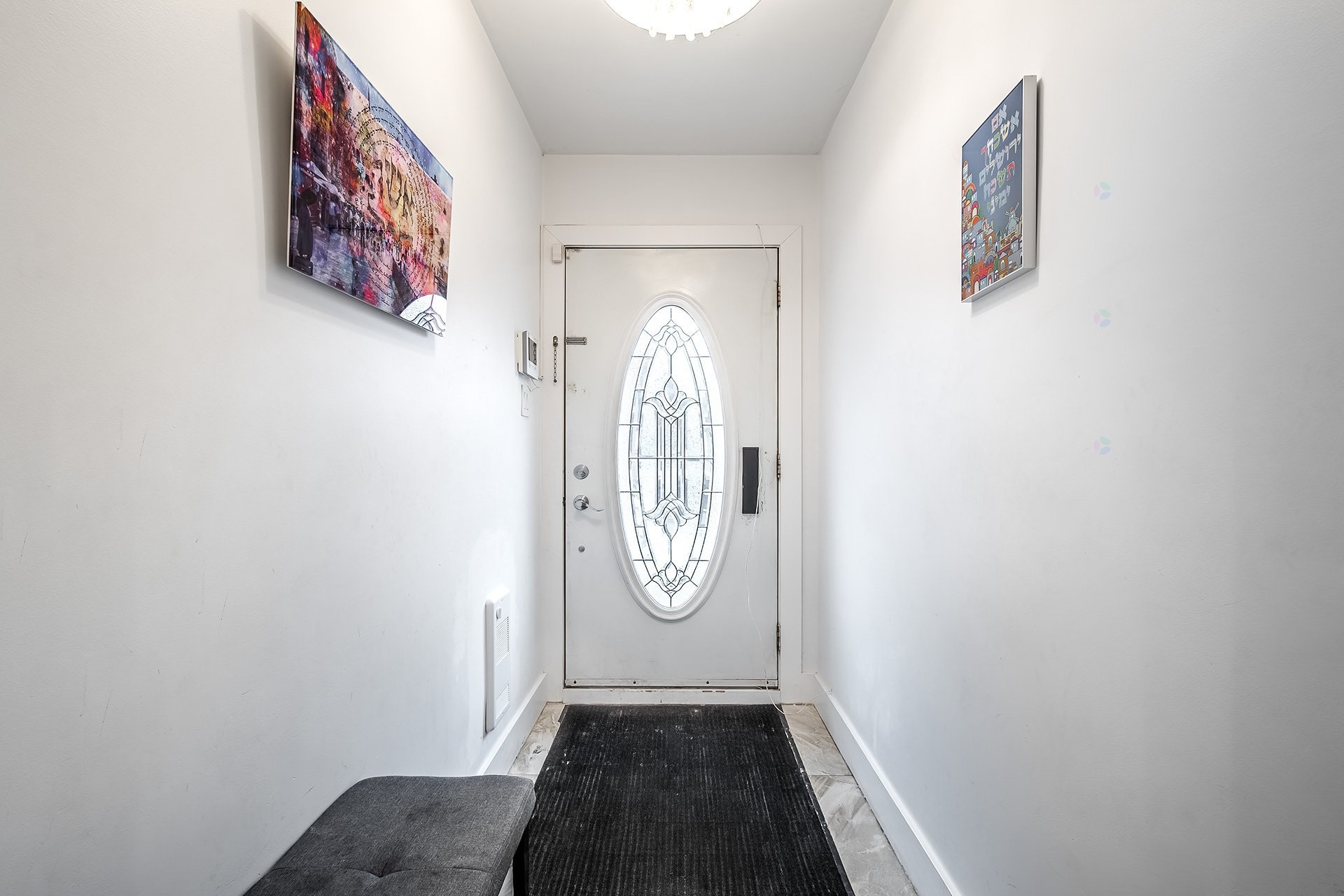 









5754

 - 5756


Av. Fairside

,
Côte-Saint-Luc,




QC
H4W2A7

