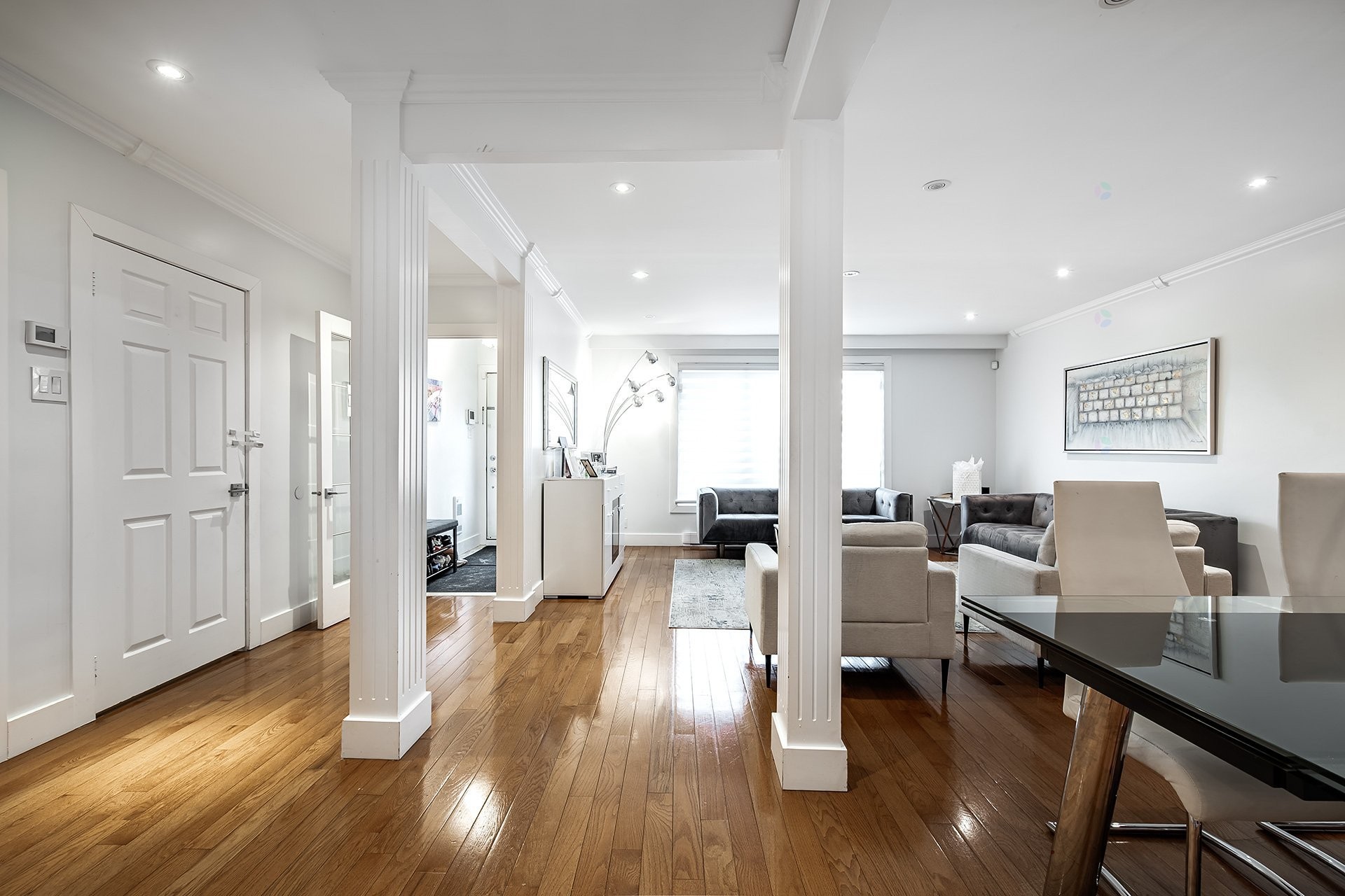 









5754

 - 5756


Av. Fairside

,
Côte-Saint-Luc,




QC
H4W2A7

