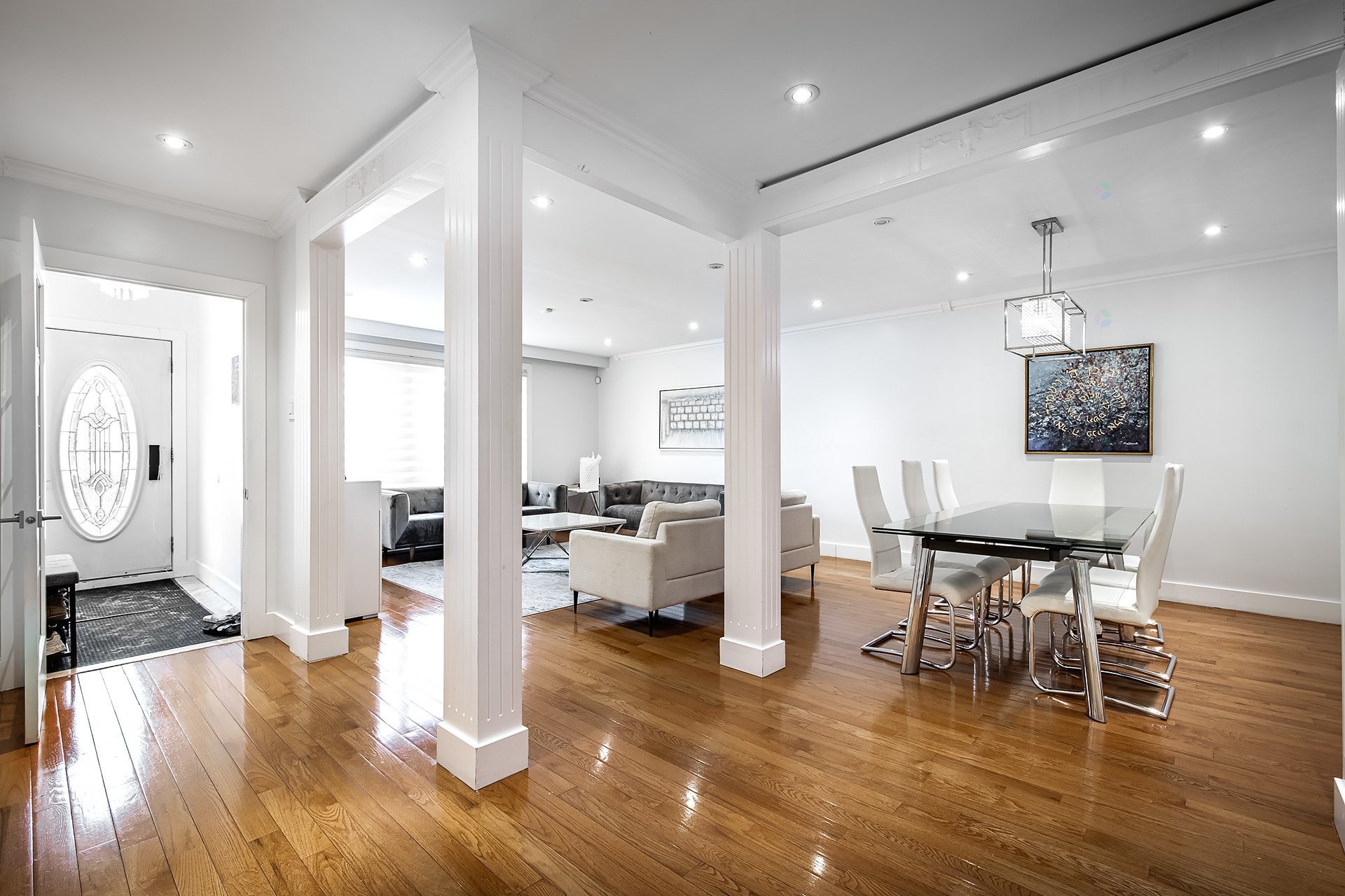 









5754

 - 5756


Av. Fairside

,
Côte-Saint-Luc,




QC
H4W2A7


