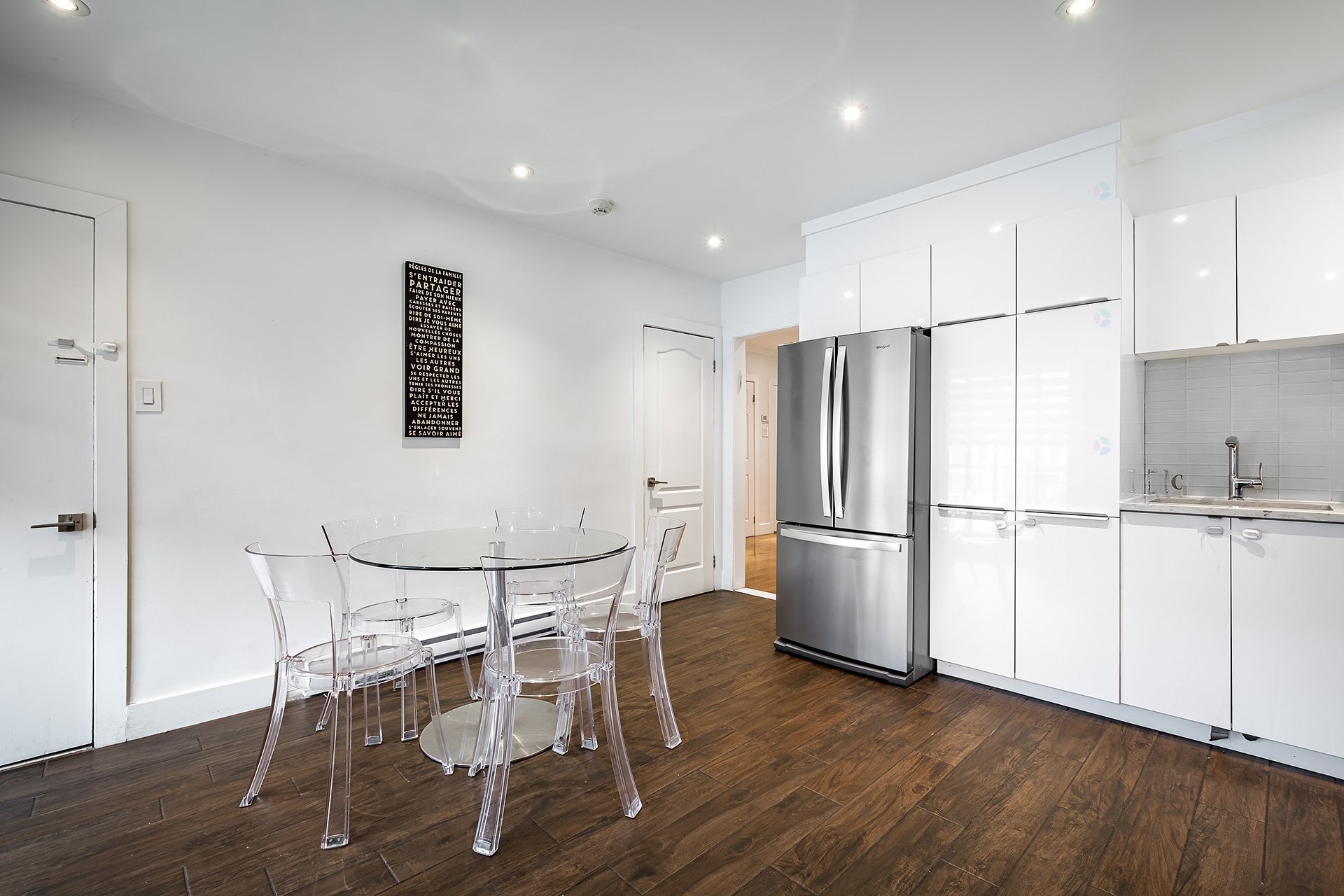









5754

 - 5756


Av. Fairside

,
Côte-Saint-Luc,




QC
H4W2A7

