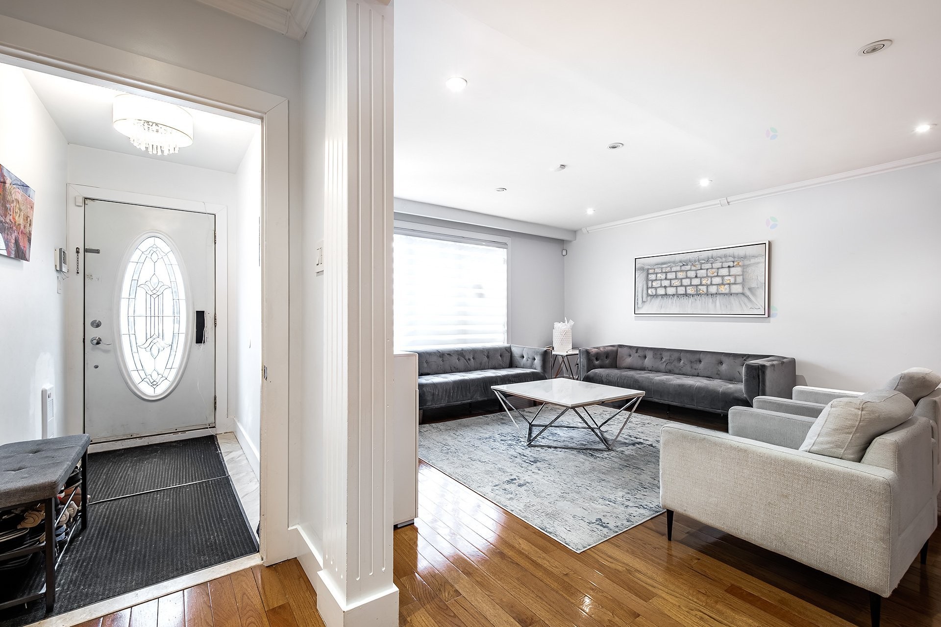 









5754

 - 5756


Av. Fairside

,
Côte-Saint-Luc,




QC
H4W2A7

