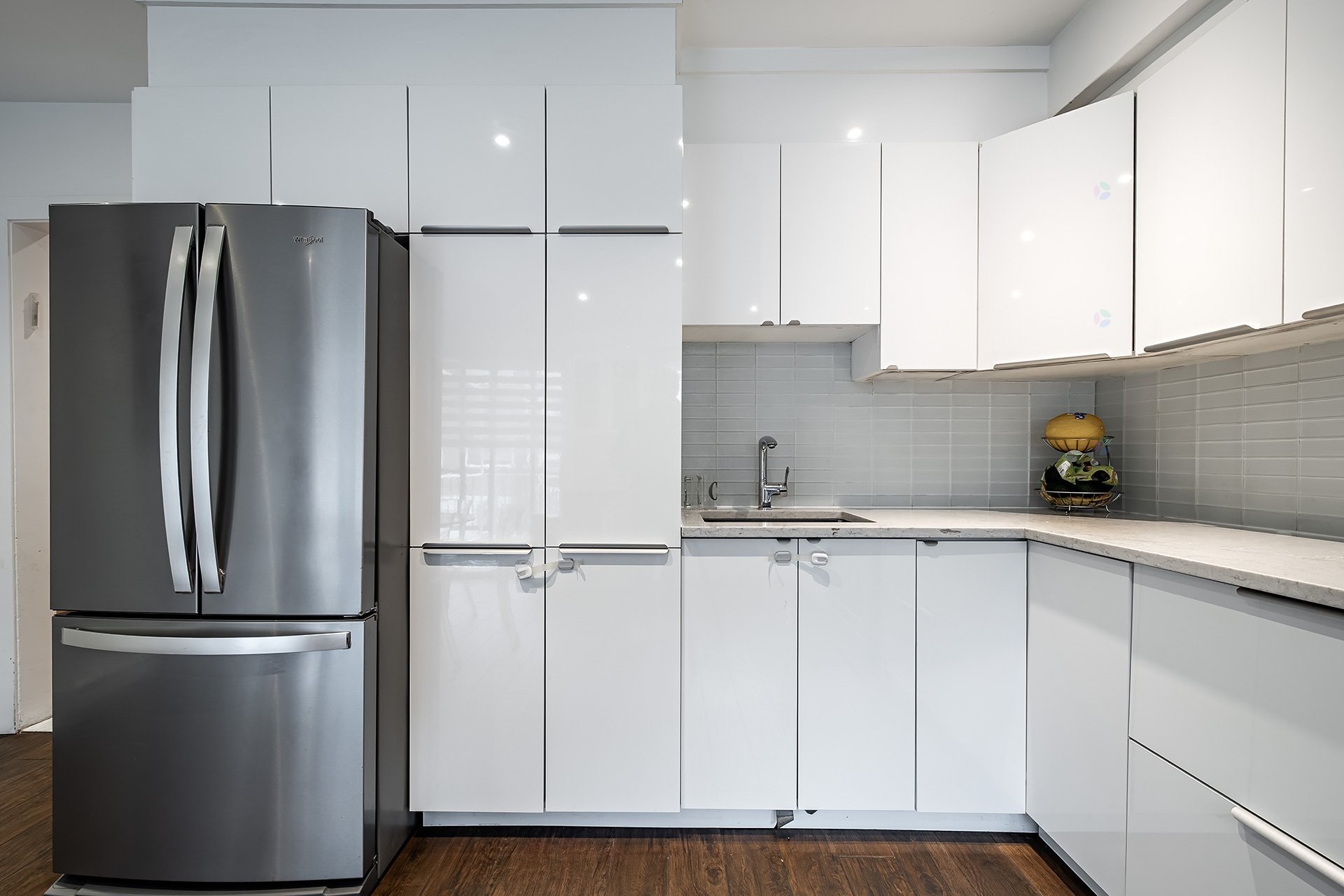 









5754

 - 5756


Av. Fairside

,
Côte-Saint-Luc,




QC
H4W2A7

