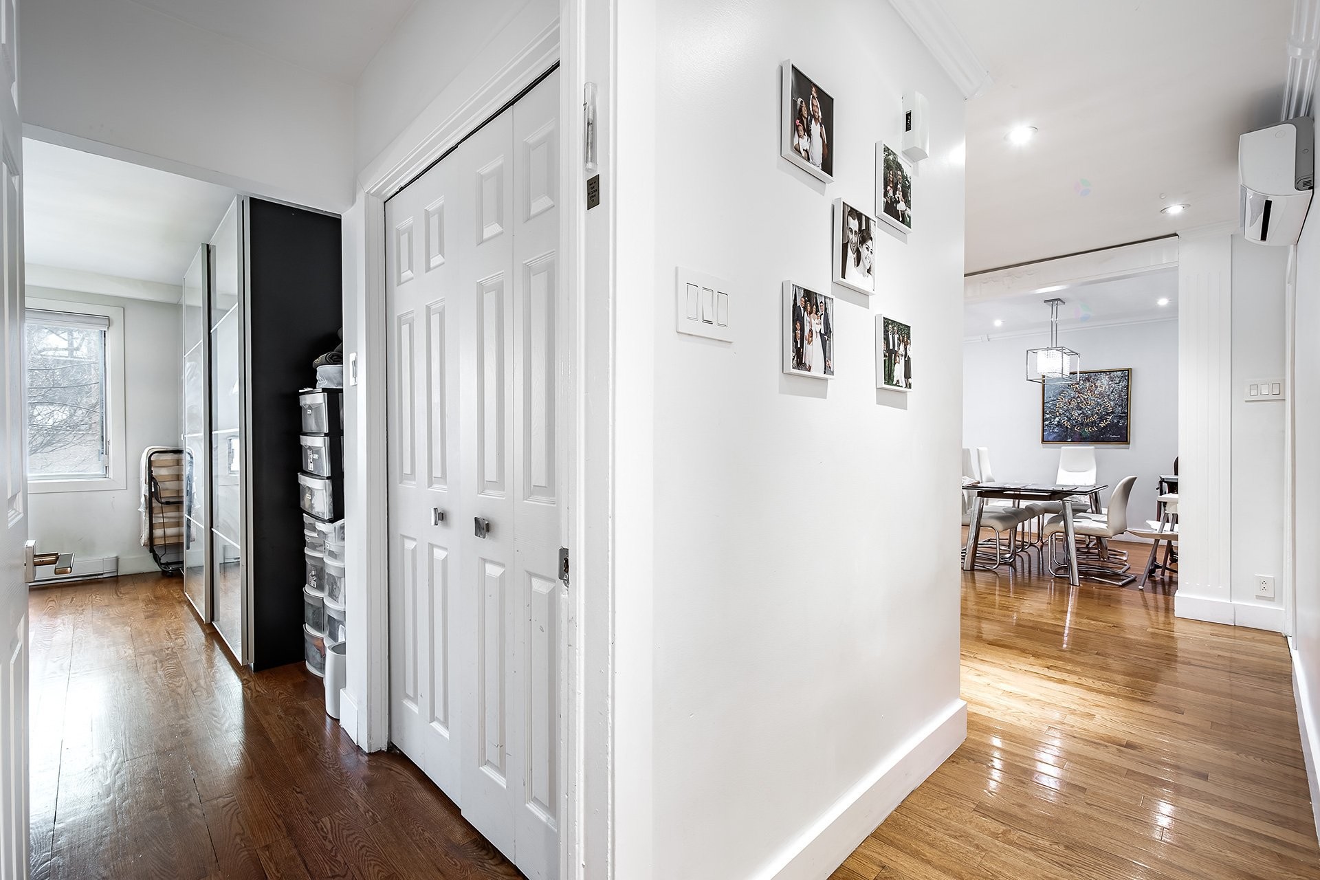 









5754

 - 5756


Av. Fairside

,
Côte-Saint-Luc,




QC
H4W2A7

