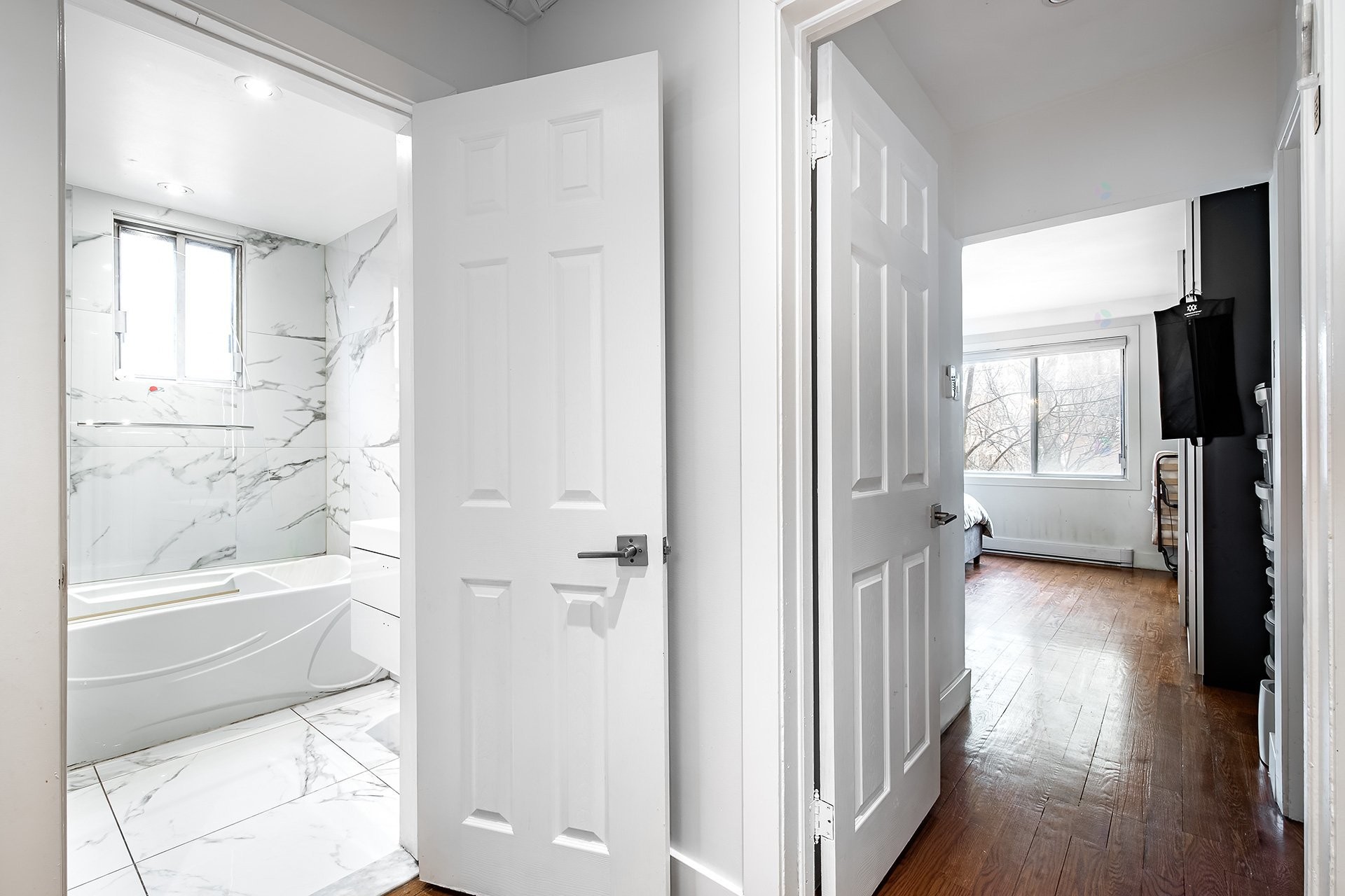 









5754

 - 5756


Av. Fairside

,
Côte-Saint-Luc,




QC
H4W2A7

