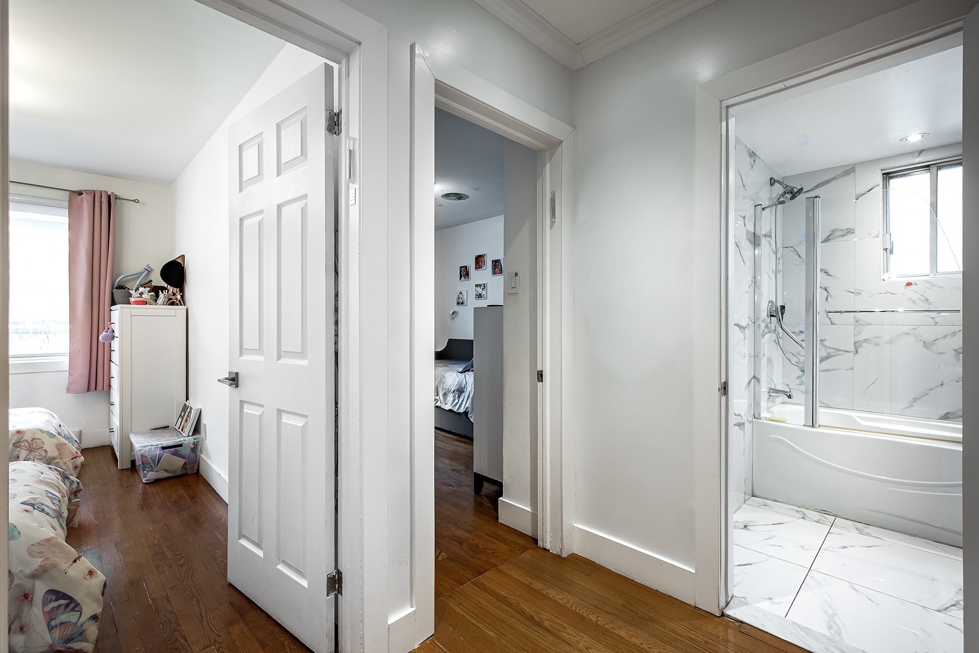 









5754

 - 5756


Av. Fairside

,
Côte-Saint-Luc,




QC
H4W2A7

