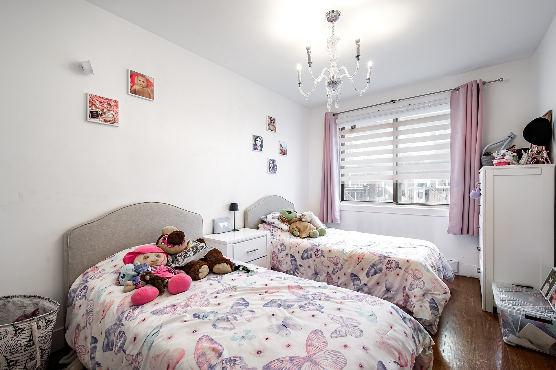 









5754

 - 5756


Av. Fairside

,
Côte-Saint-Luc,




QC
H4W2A7

