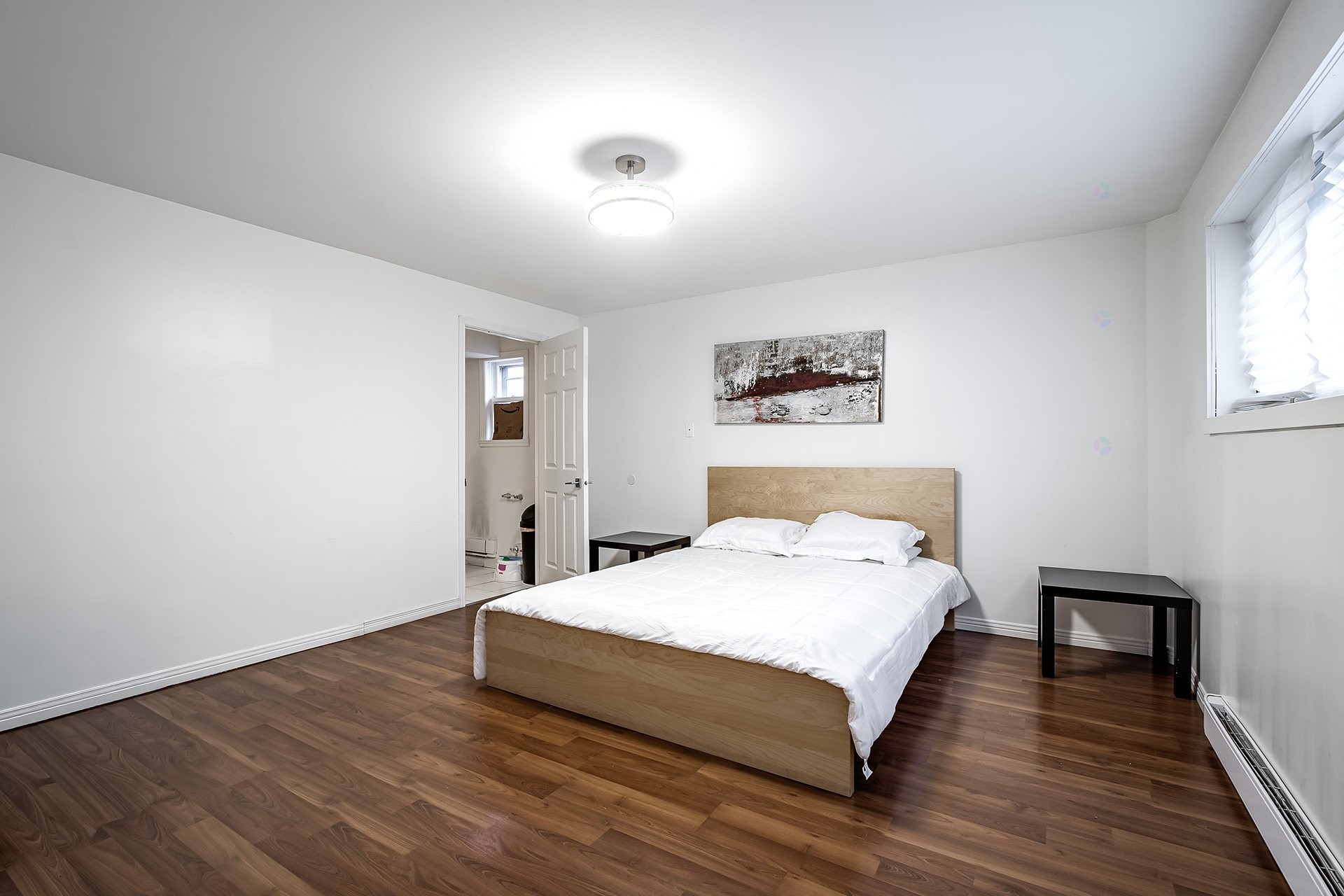 









5754

 - 5756


Av. Fairside

,
Côte-Saint-Luc,




QC
H4W2A7

