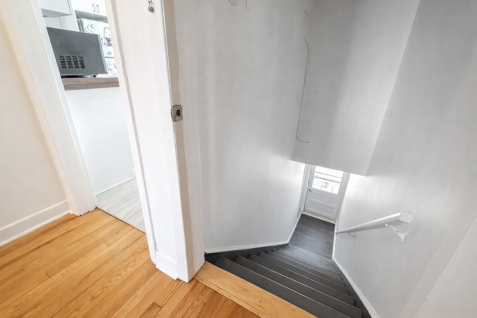 









5754

 - 5756


Av. Fairside

,
Côte-Saint-Luc,




QC
H4W2A7

