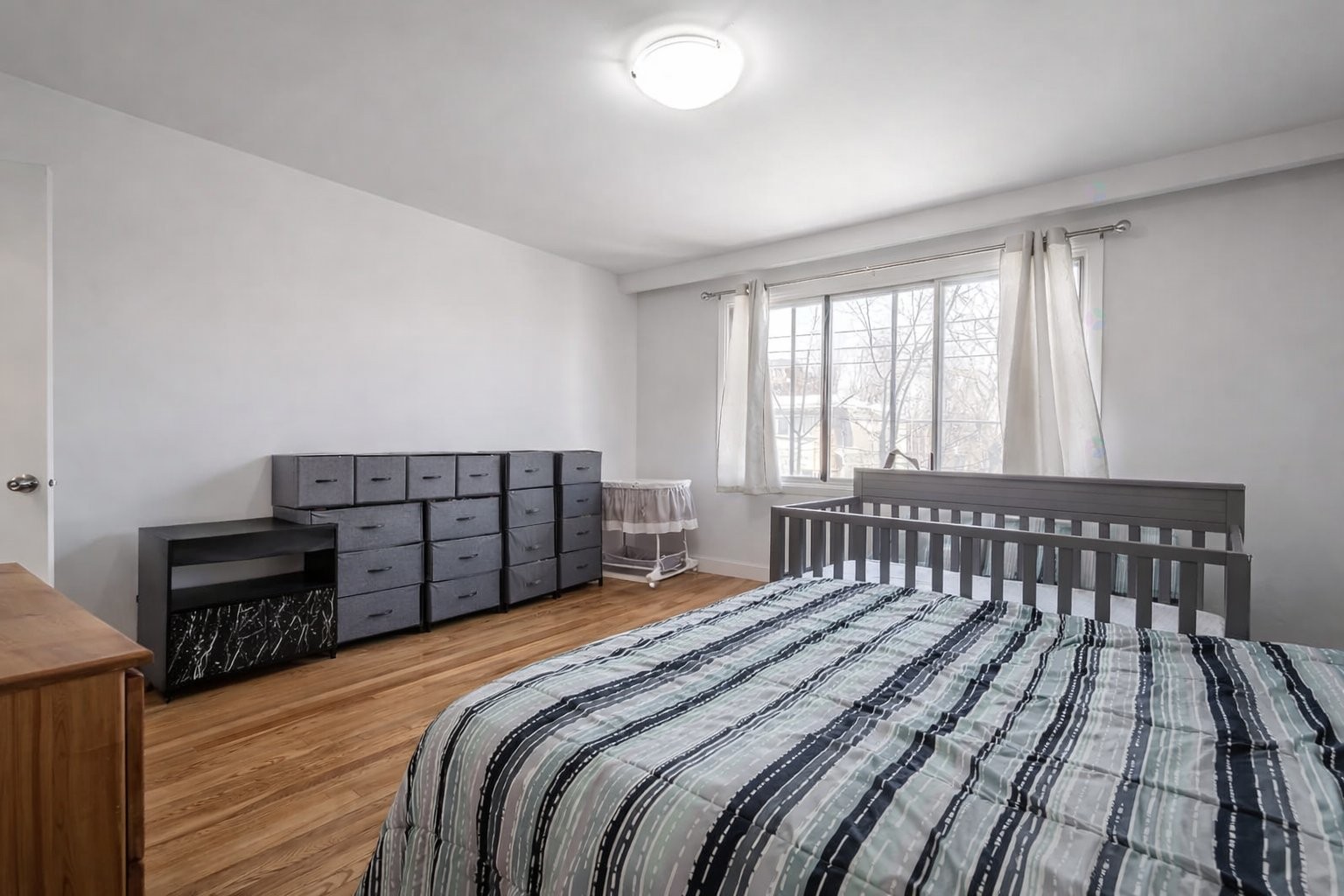 









5754

 - 5756


Av. Fairside

,
Côte-Saint-Luc,




QC
H4W2A7

