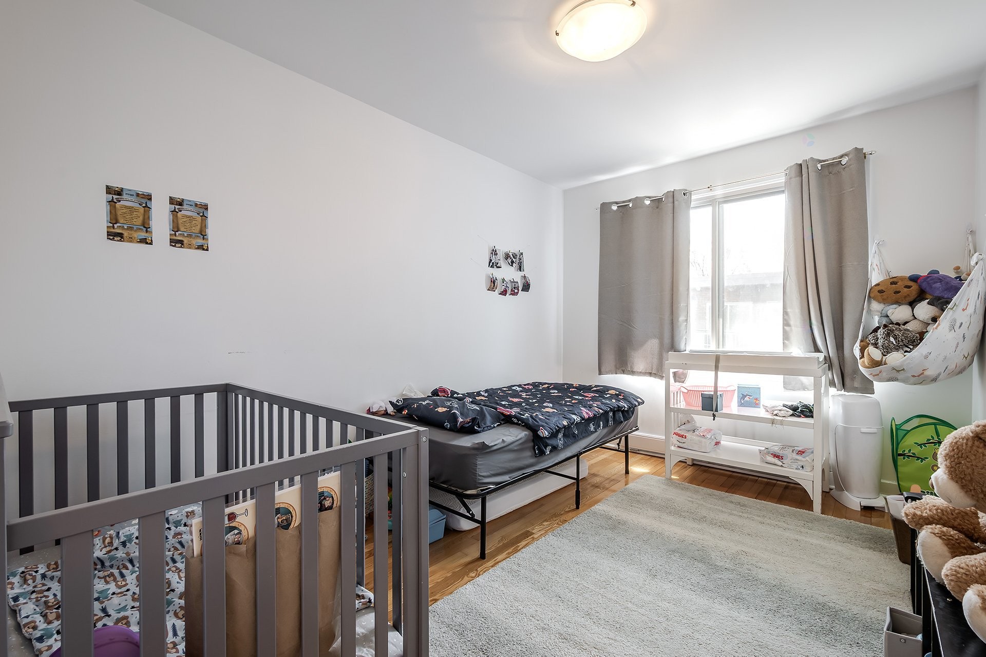 









5754

 - 5756


Av. Fairside

,
Côte-Saint-Luc,




QC
H4W2A7

