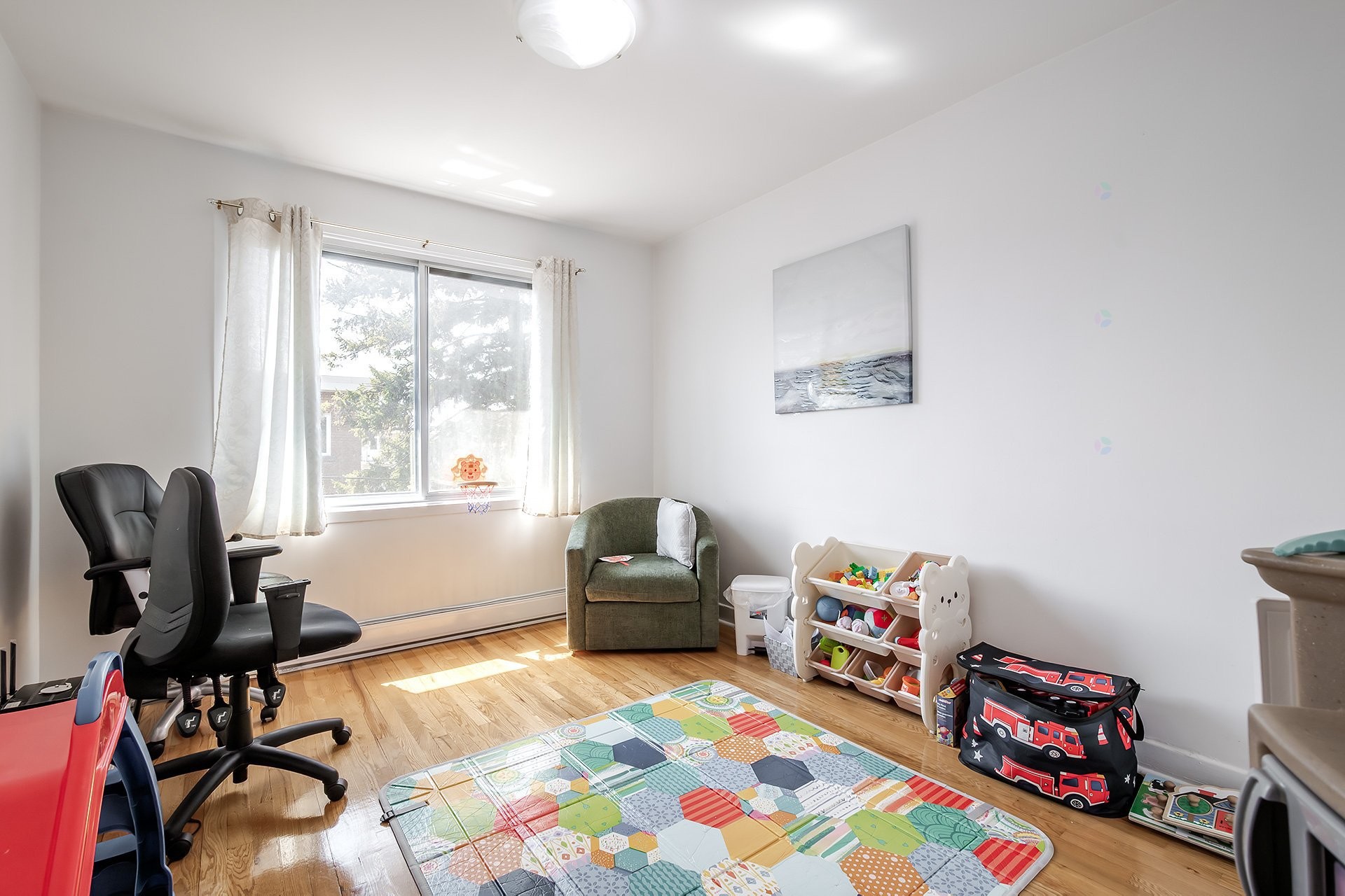 









5754

 - 5756


Av. Fairside

,
Côte-Saint-Luc,




QC
H4W2A7

