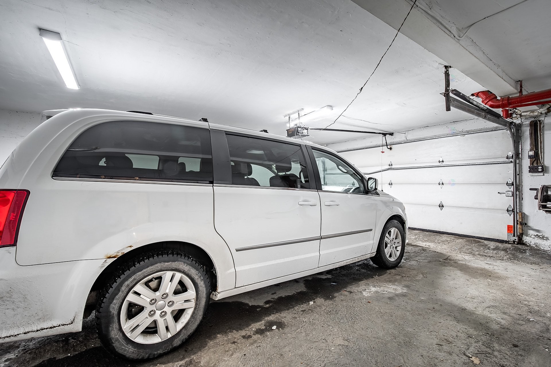 









5754

 - 5756


Av. Fairside

,
Côte-Saint-Luc,




QC
H4W2A7


