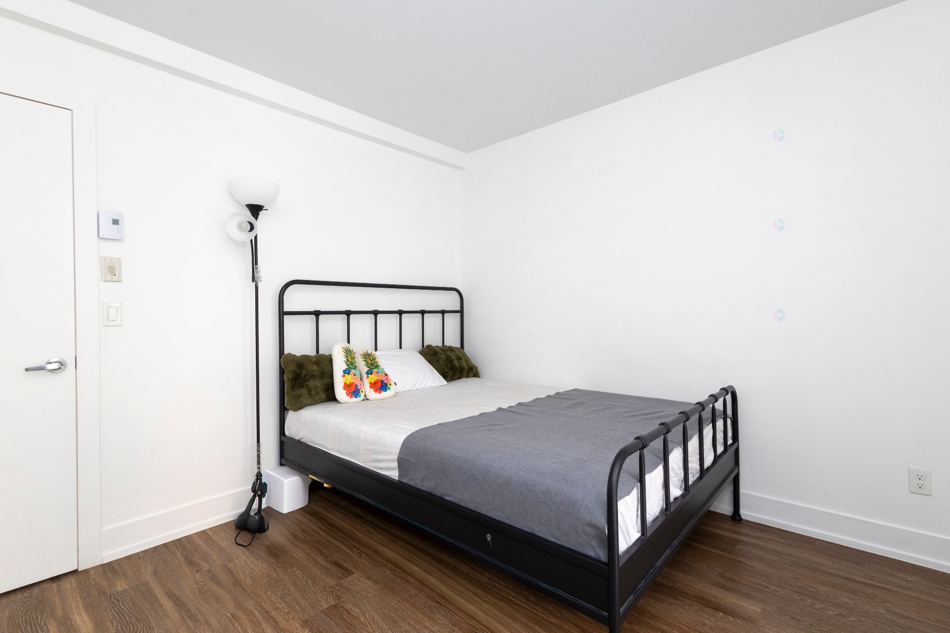 









4876


Rue La Perrière

,
Longueuil (Saint-Hubert),




QC
J3Y0S6

