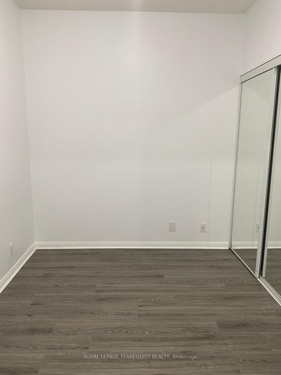 









230


Queens

Quay West, 2322,
Toronto,




ON
M5J 2Y7

