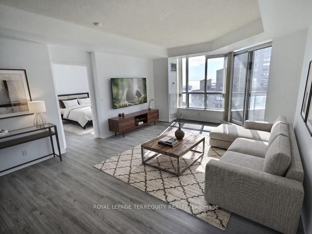 









230


Queens

Quay West, 2322,
Toronto,




ON
M5J 2Y7

