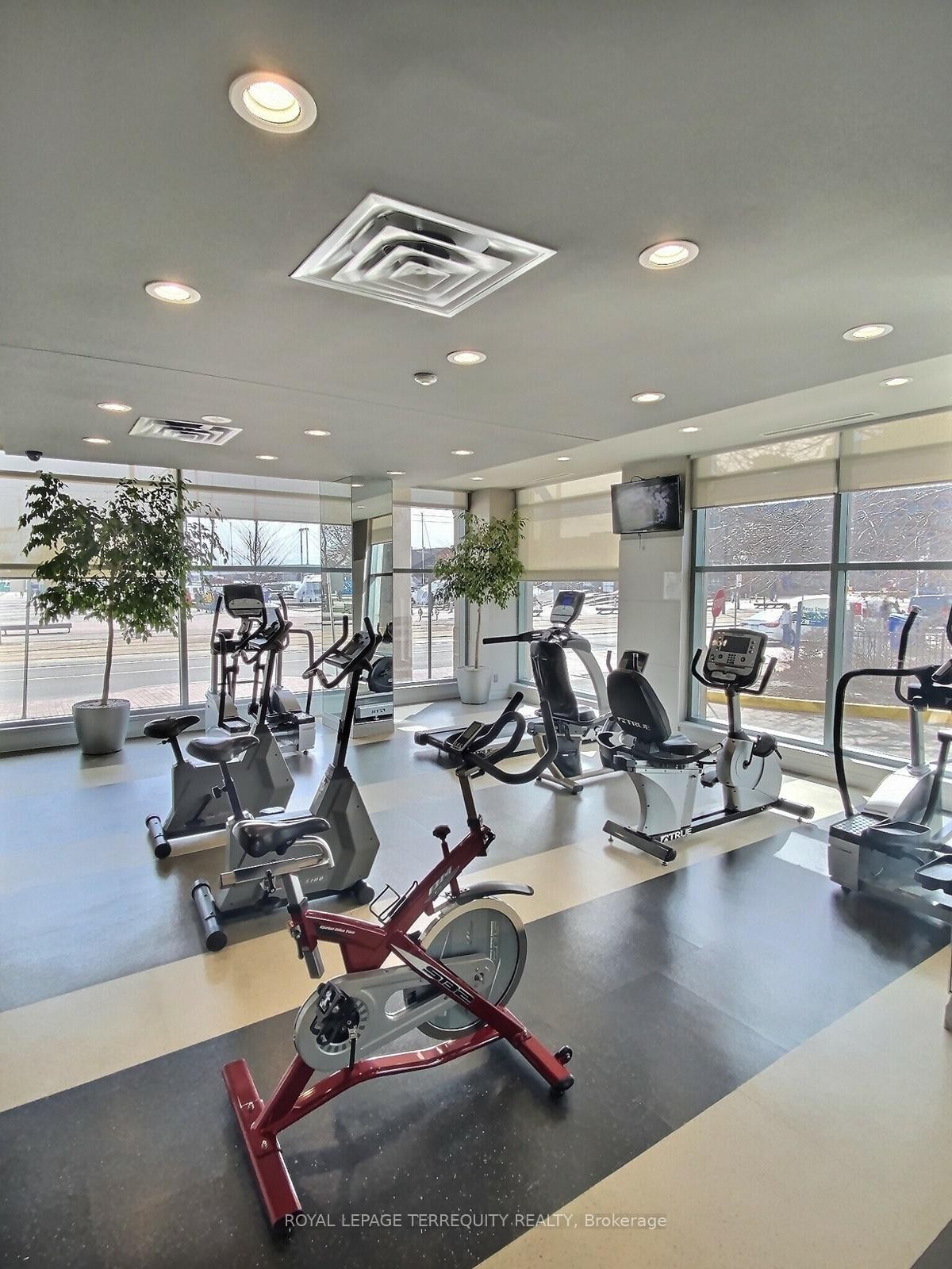 









230


Queens

Quay West, 2322,
Toronto,




ON
M5J 2Y7

