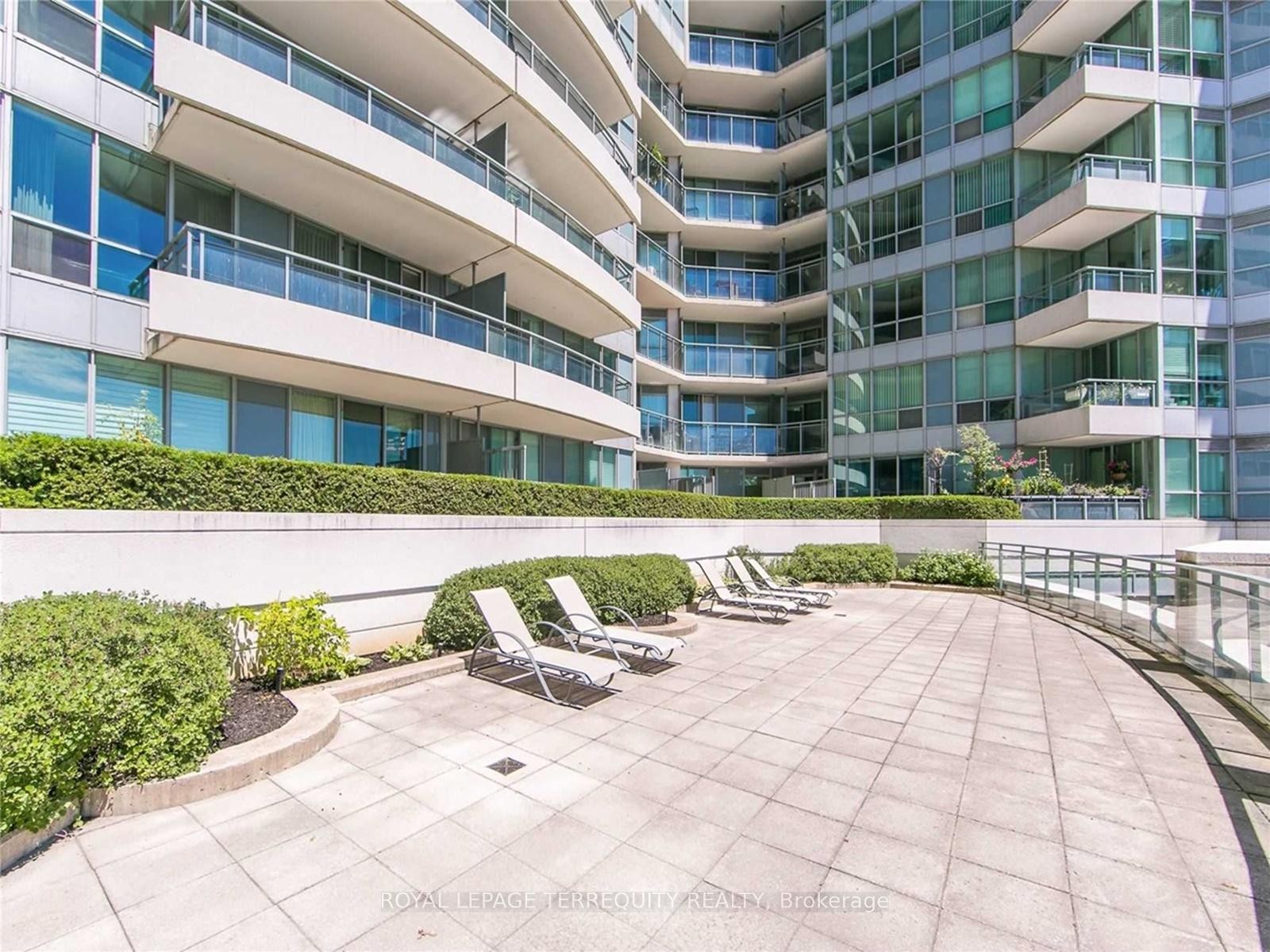 









230


Queens

Quay West, 2322,
Toronto,




ON
M5J 2Y7

