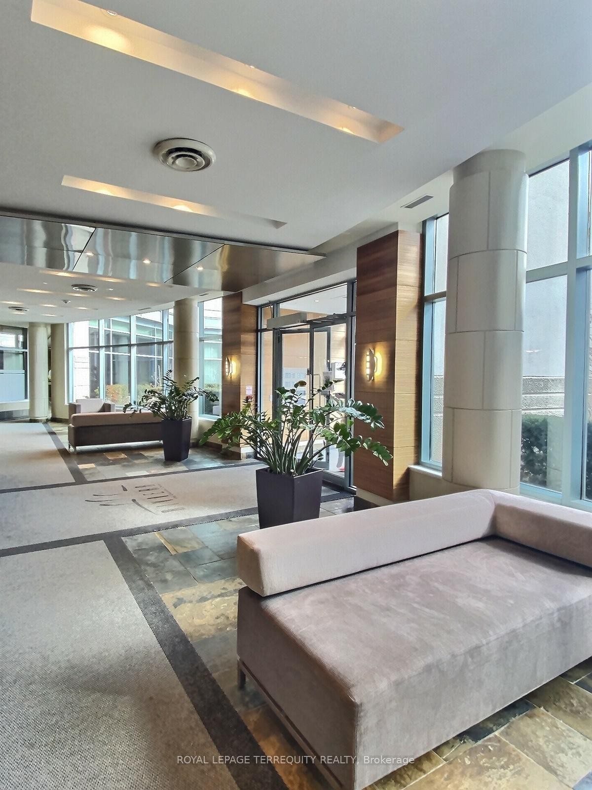 









230


Queens

Quay West, 2322,
Toronto,




ON
M5J 2Y7


