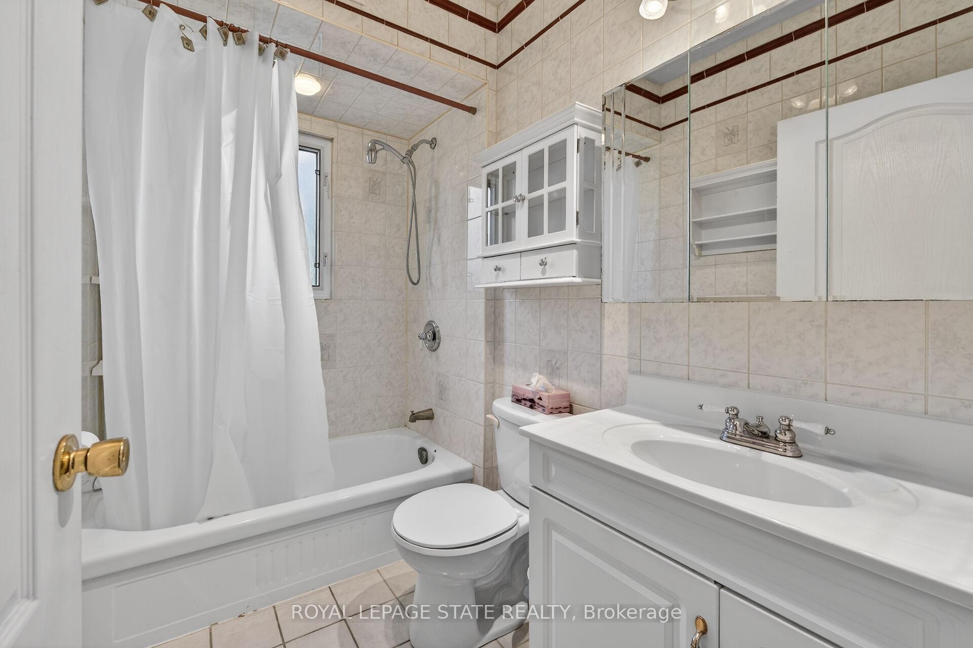 









227


West 19th

Street,
Hamilton,




ON
L9C 4J3

