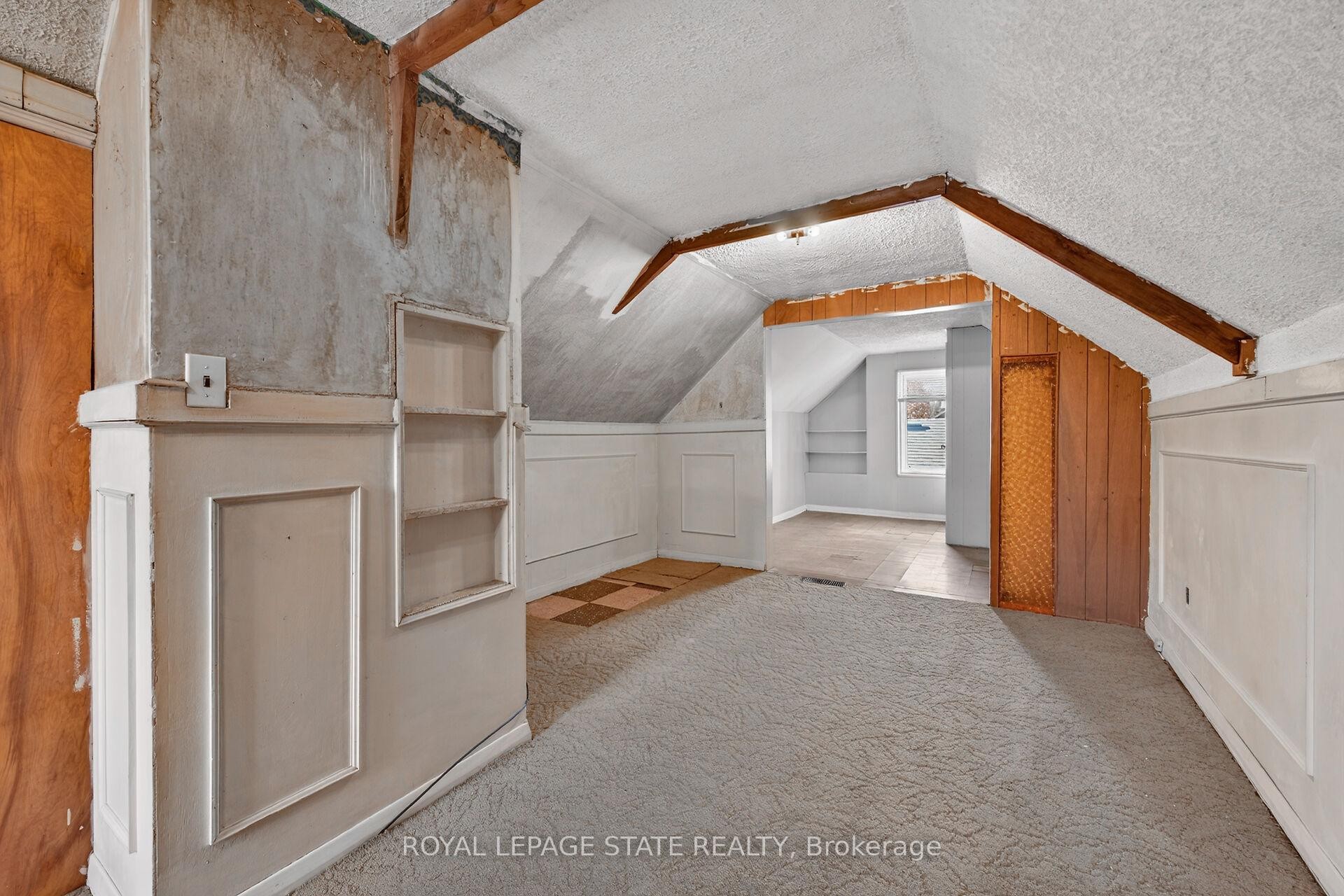 









227


West 19th

Street,
Hamilton,




ON
L9C 4J3

