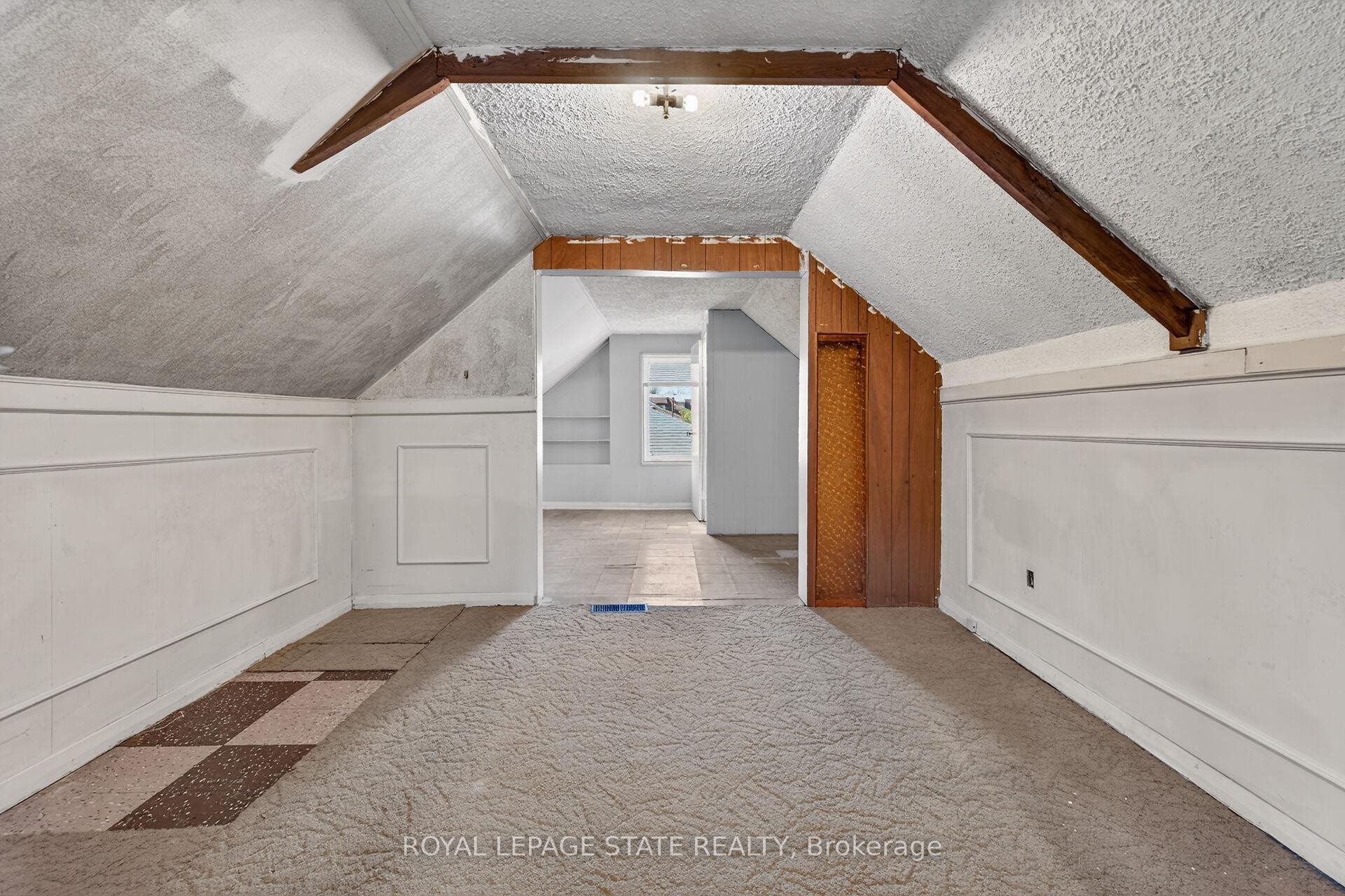 









227


West 19th

Street,
Hamilton,




ON
L9C 4J3

