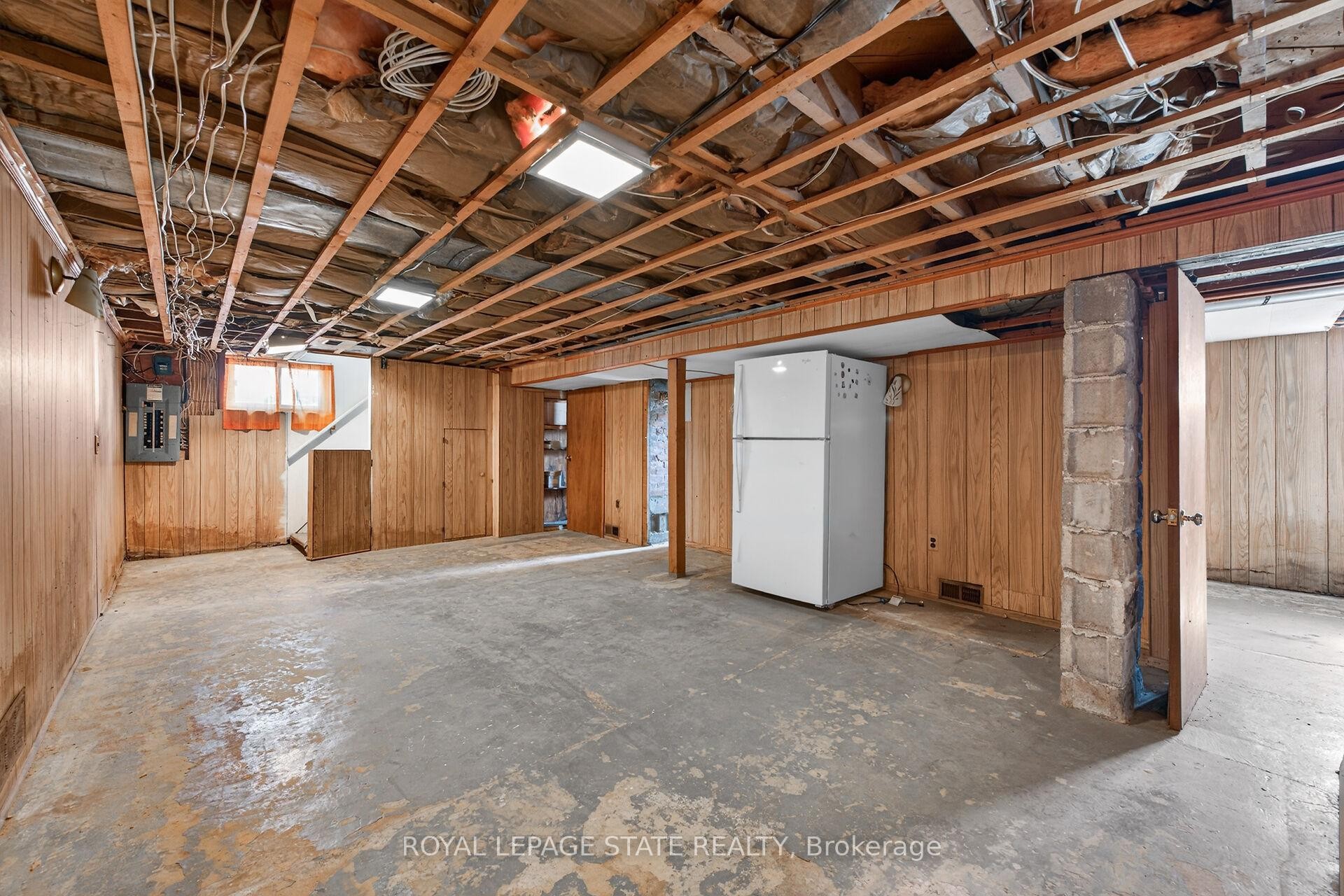 









227


West 19th

Street,
Hamilton,




ON
L9C 4J3

