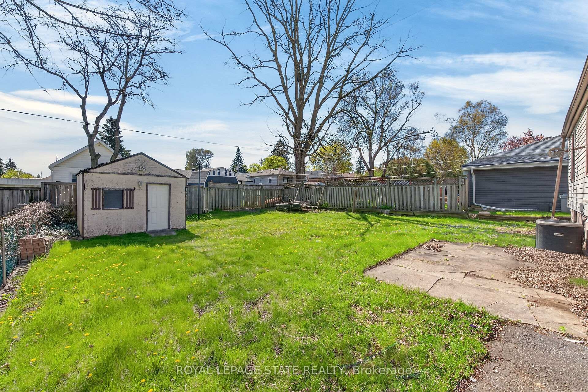 









227


West 19th

Street,
Hamilton,




ON
L9C 4J3

