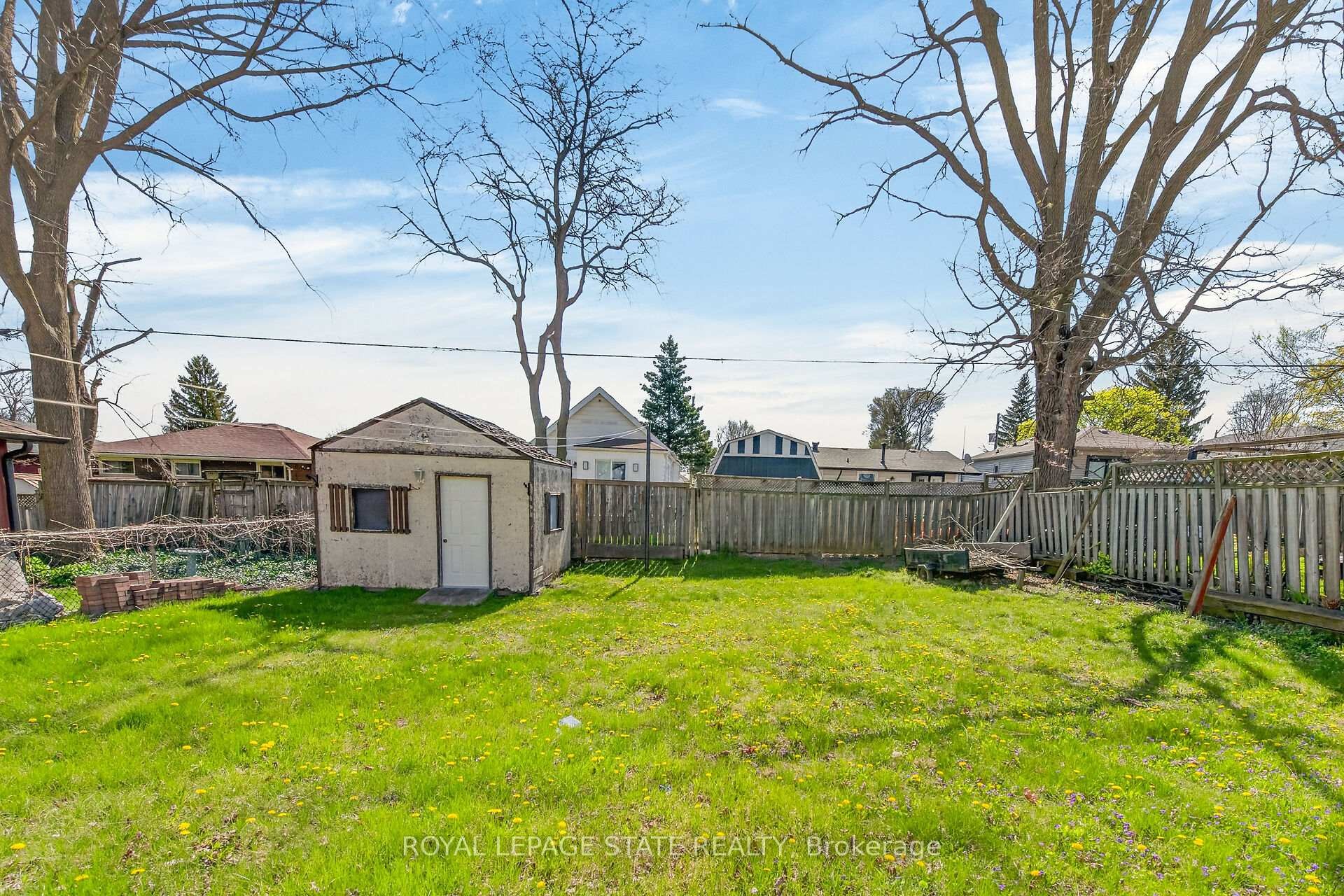 









227


West 19th

Street,
Hamilton,




ON
L9C 4J3

