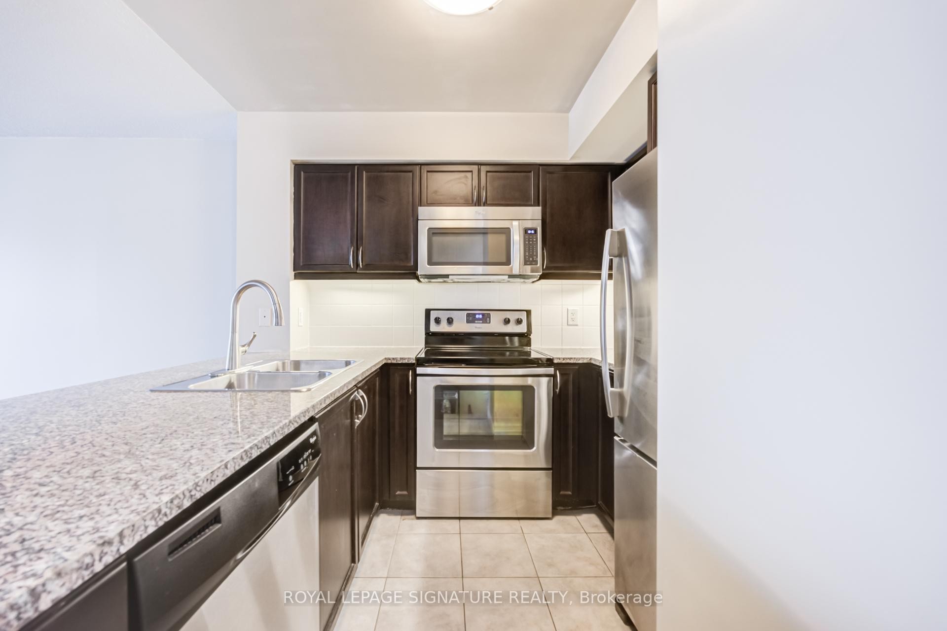 









19


Grand Trunk

Crescent, 2103,
Toronto,




ON
M5J 3A3

