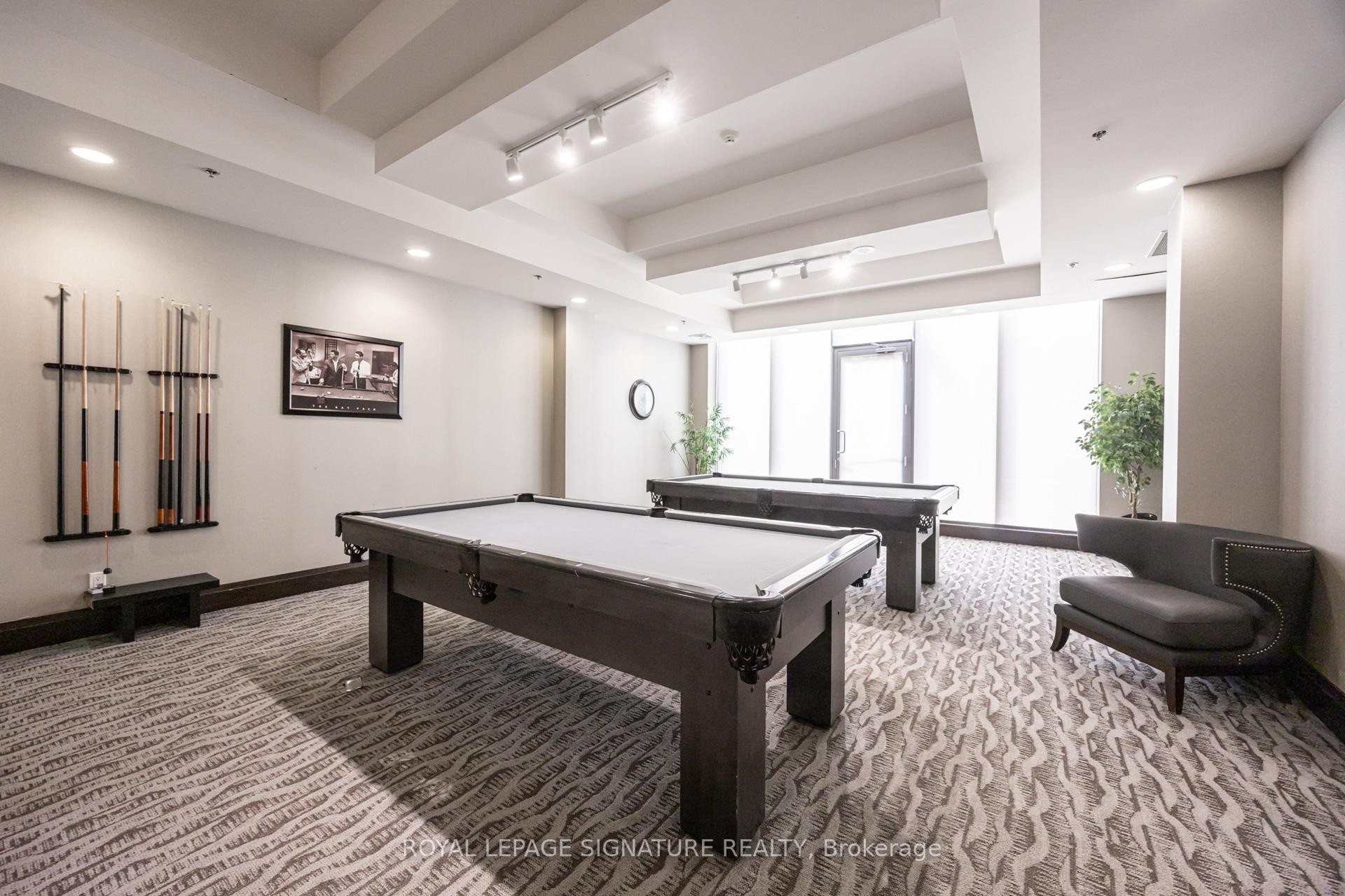 









19


Grand Trunk

Crescent, 2103,
Toronto,




ON
M5J 3A3

