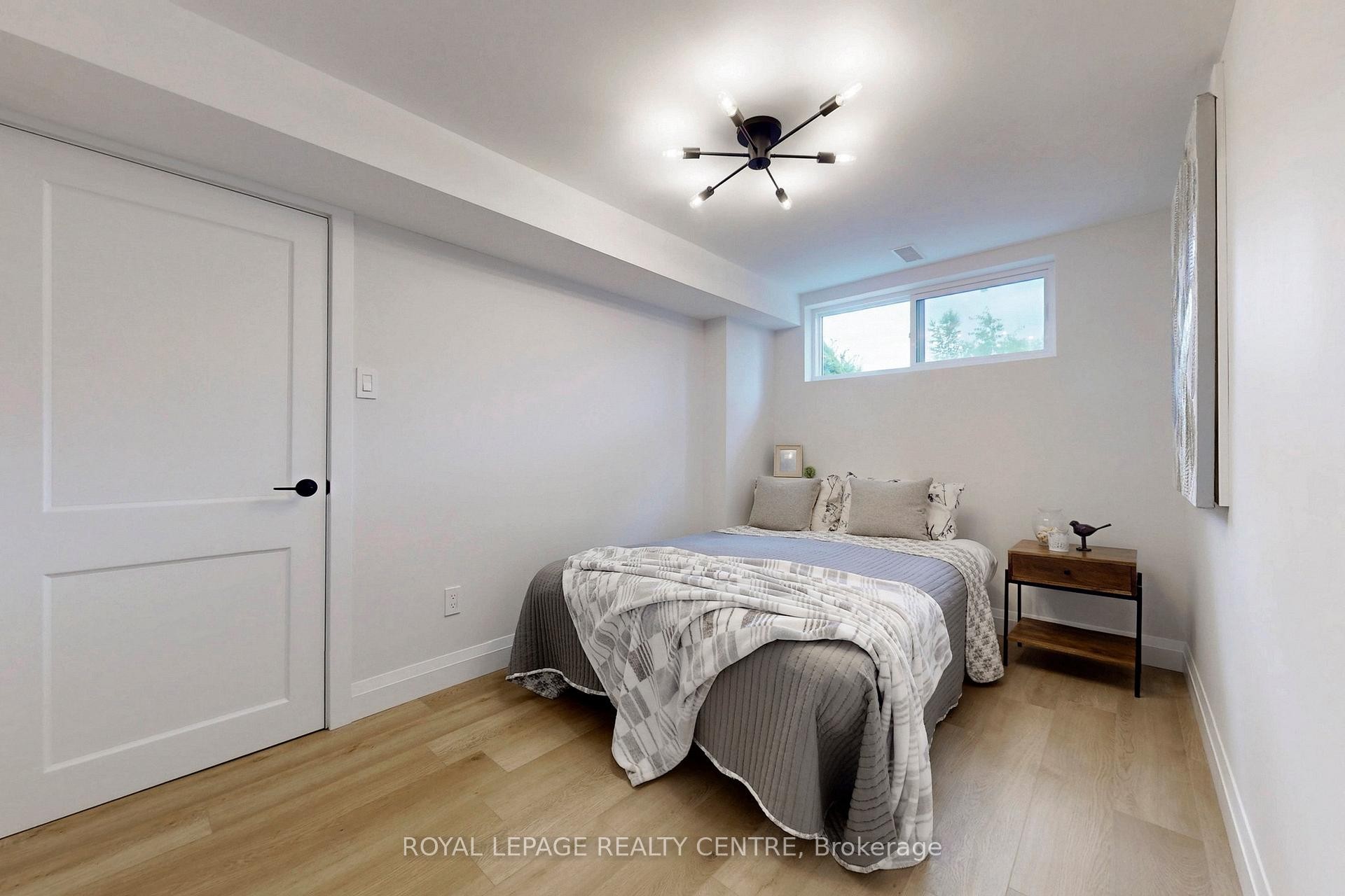









776


Garth

Street,
Hamilton,




ON
L9C 4K4

